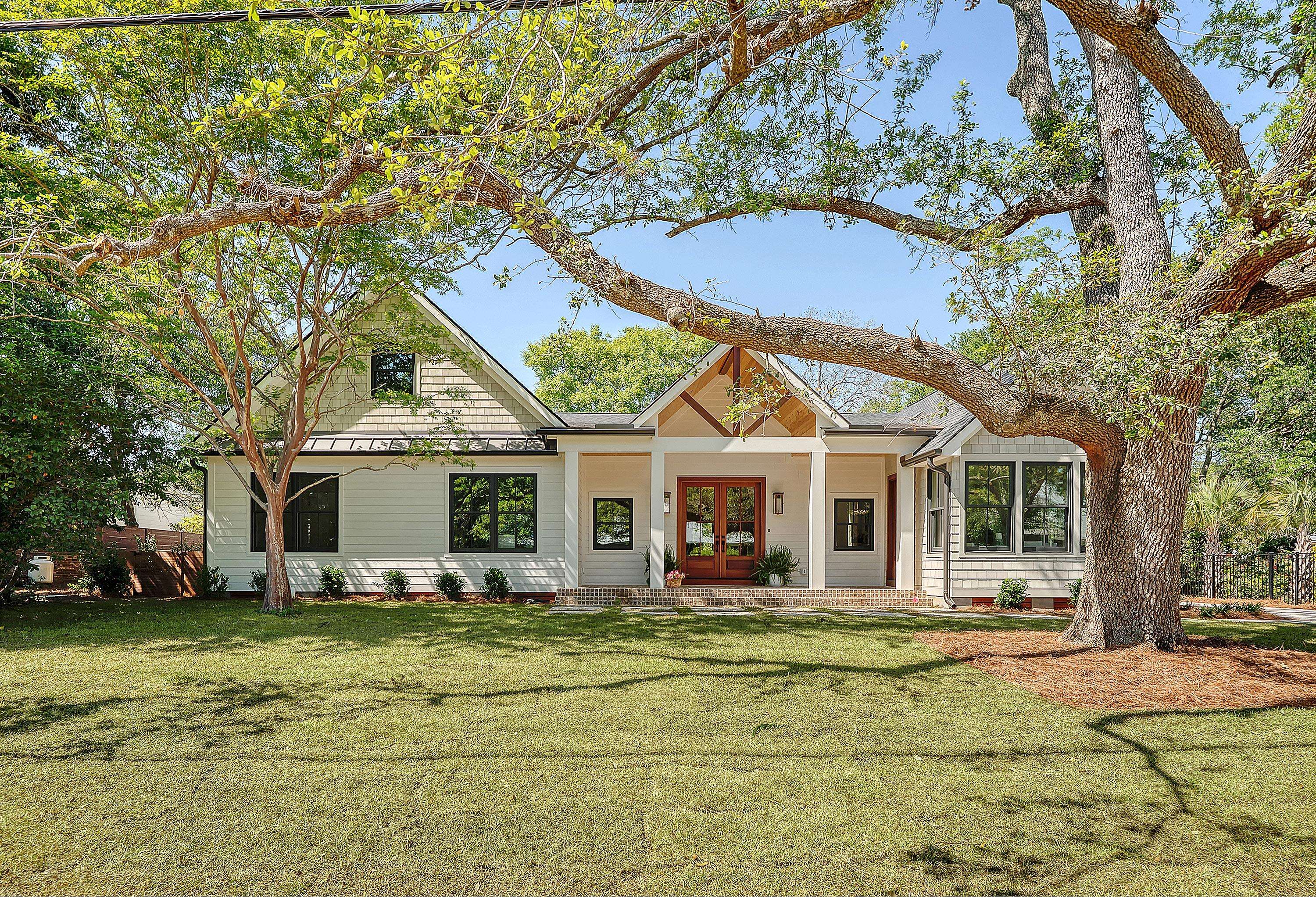 Mount Pleasant, SC 29464,422 Palm St