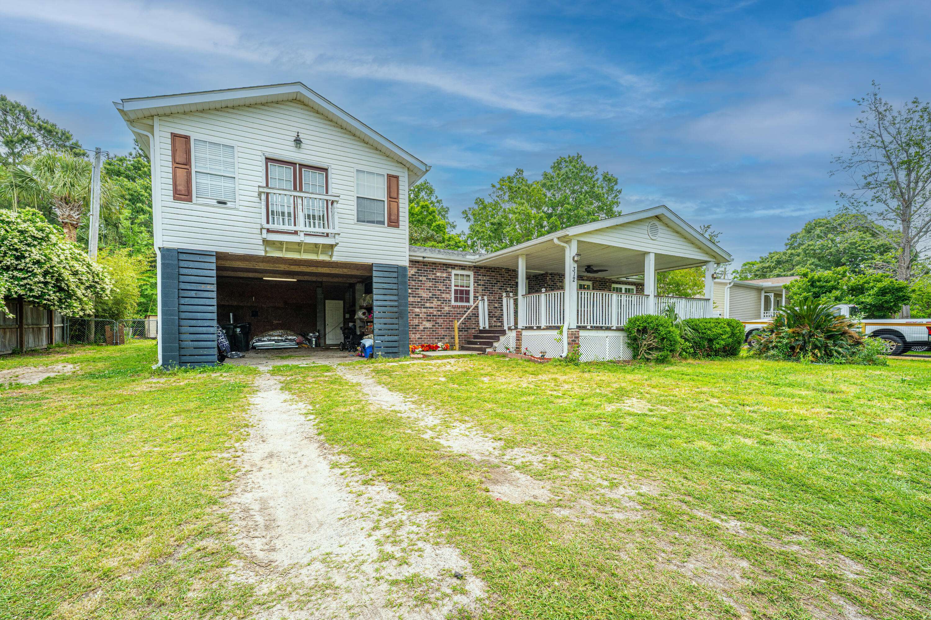 Bonneau, SC 29431,312 Lake Moultrie Dr