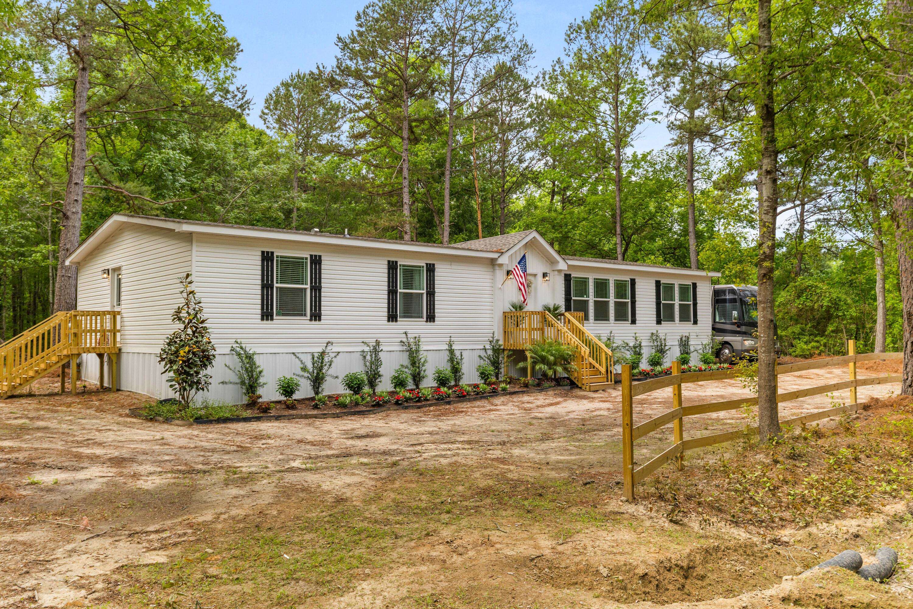 Cross, SC 29436,637 Murphy Bay Dr
