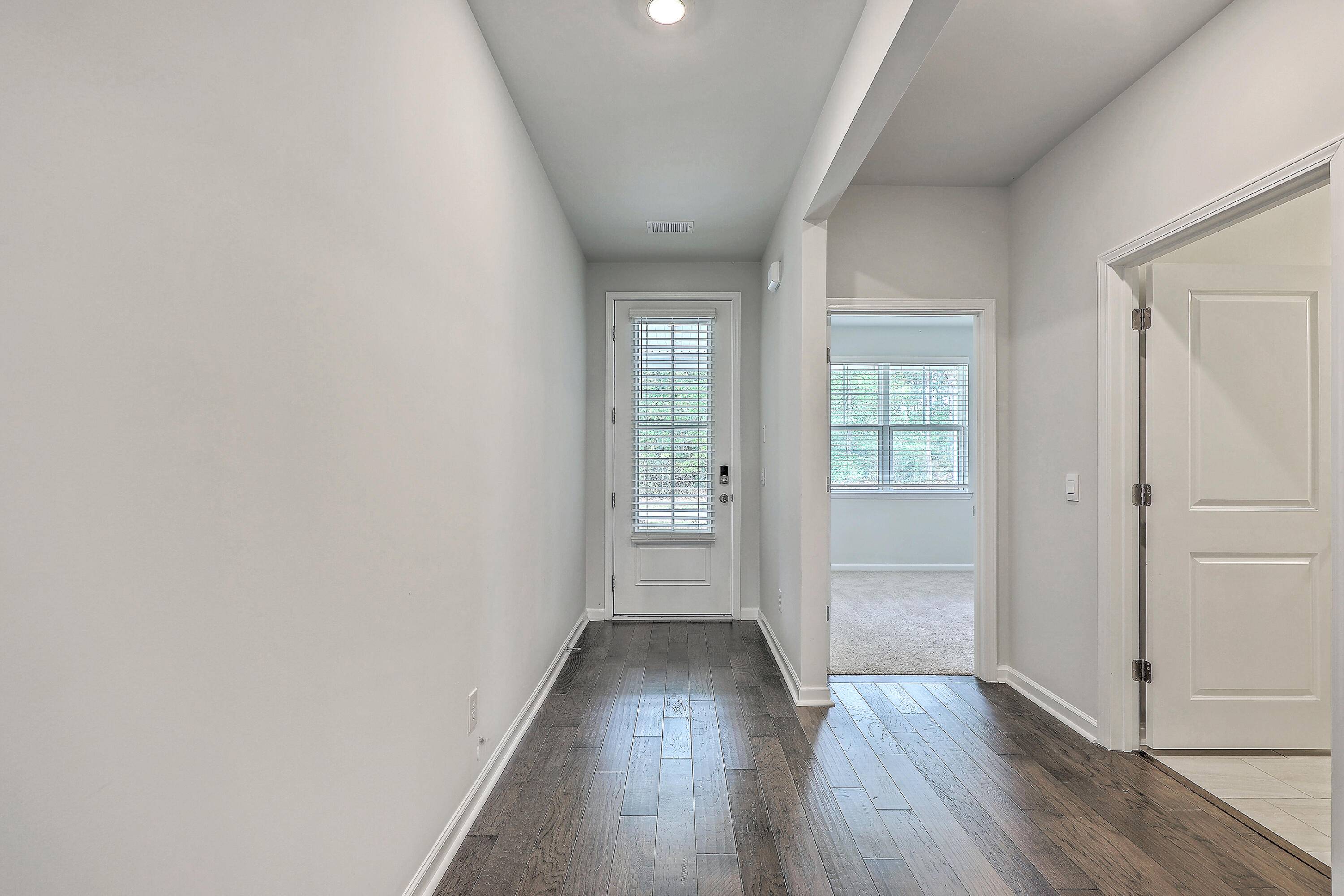 Huger, SC 29450,431 Canal Crossing Way