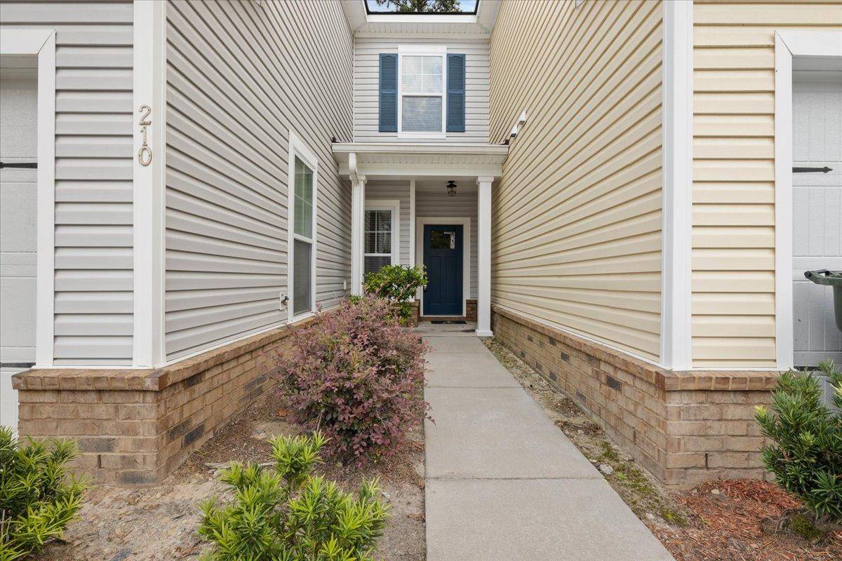 Summerville, SC 29486,210 S Lamplighter Ln