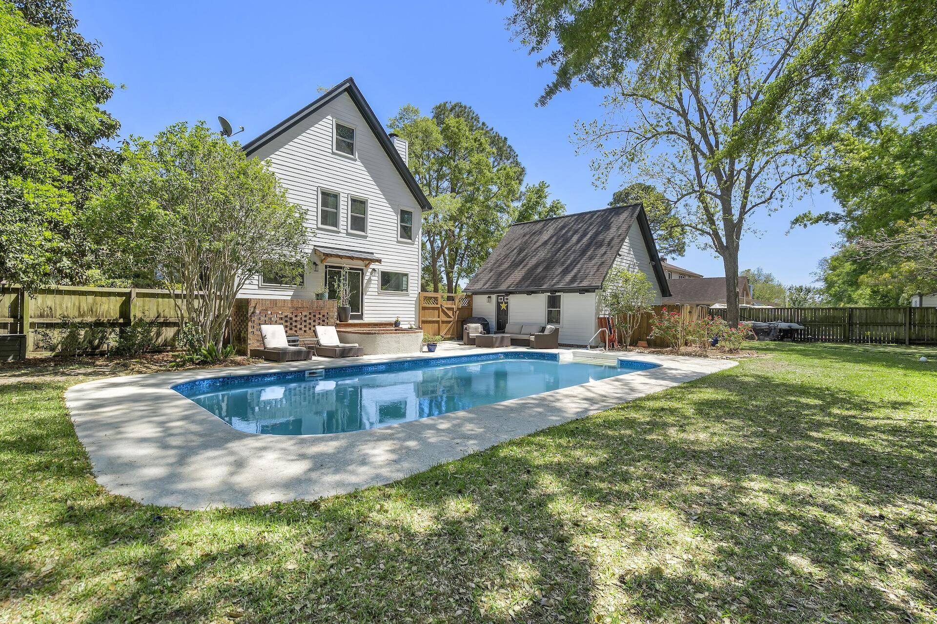 James Island, SC 29412,699 Castle Pinckney Dr
