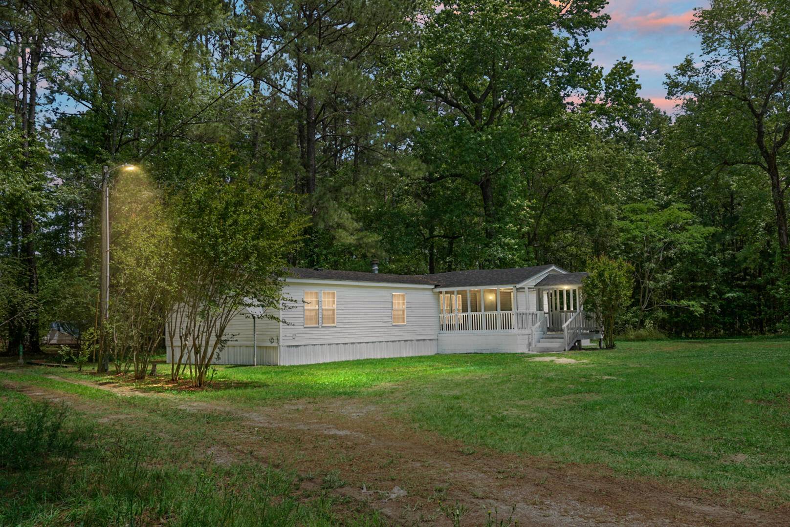 Bonneau, SC 29431,118 Randy Ln