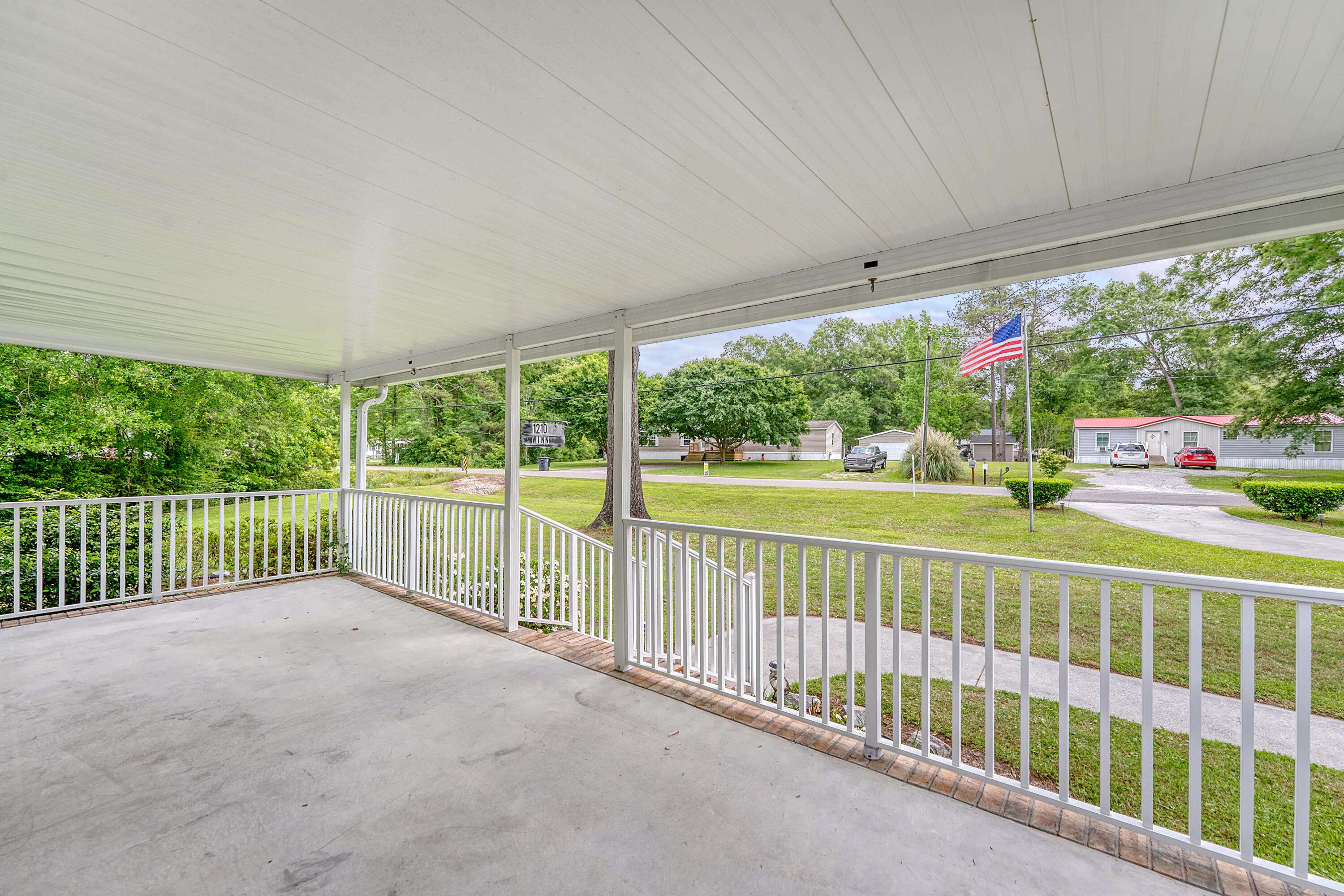 Summerville, SC 29483,1210 Azalea Dr