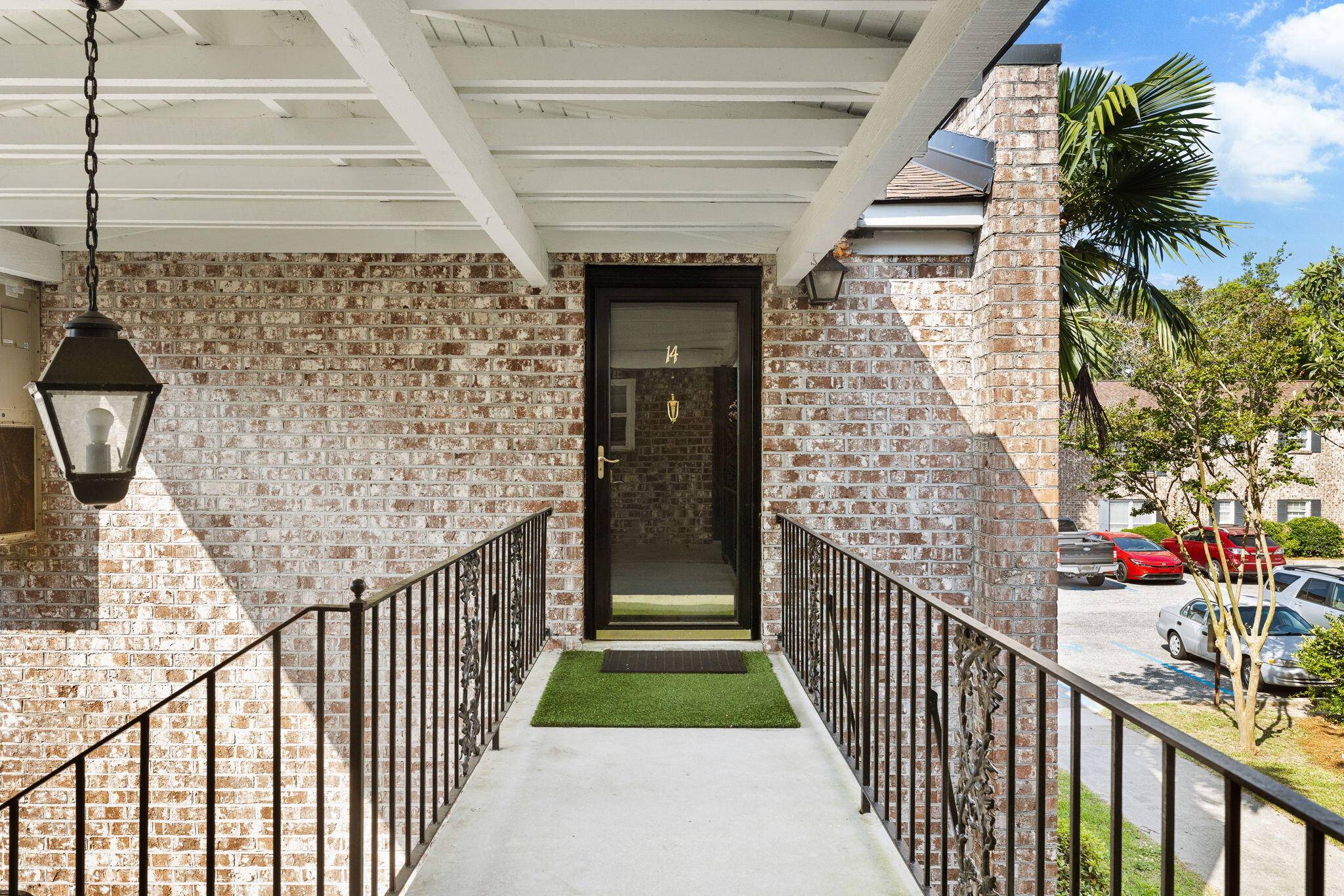 Charleston, SC 29407,870 Colony Dr #14