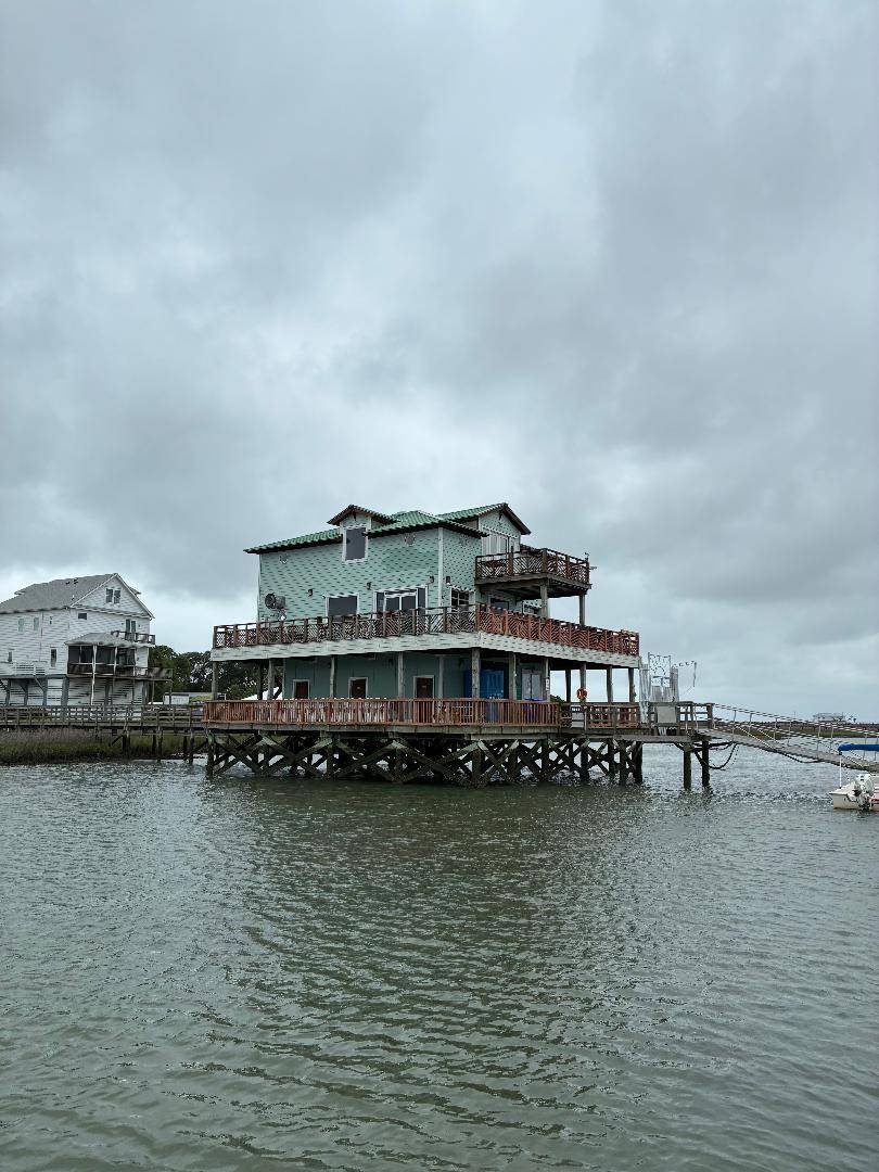 Folly Beach, SC 29439,67 W 10th St #E-3