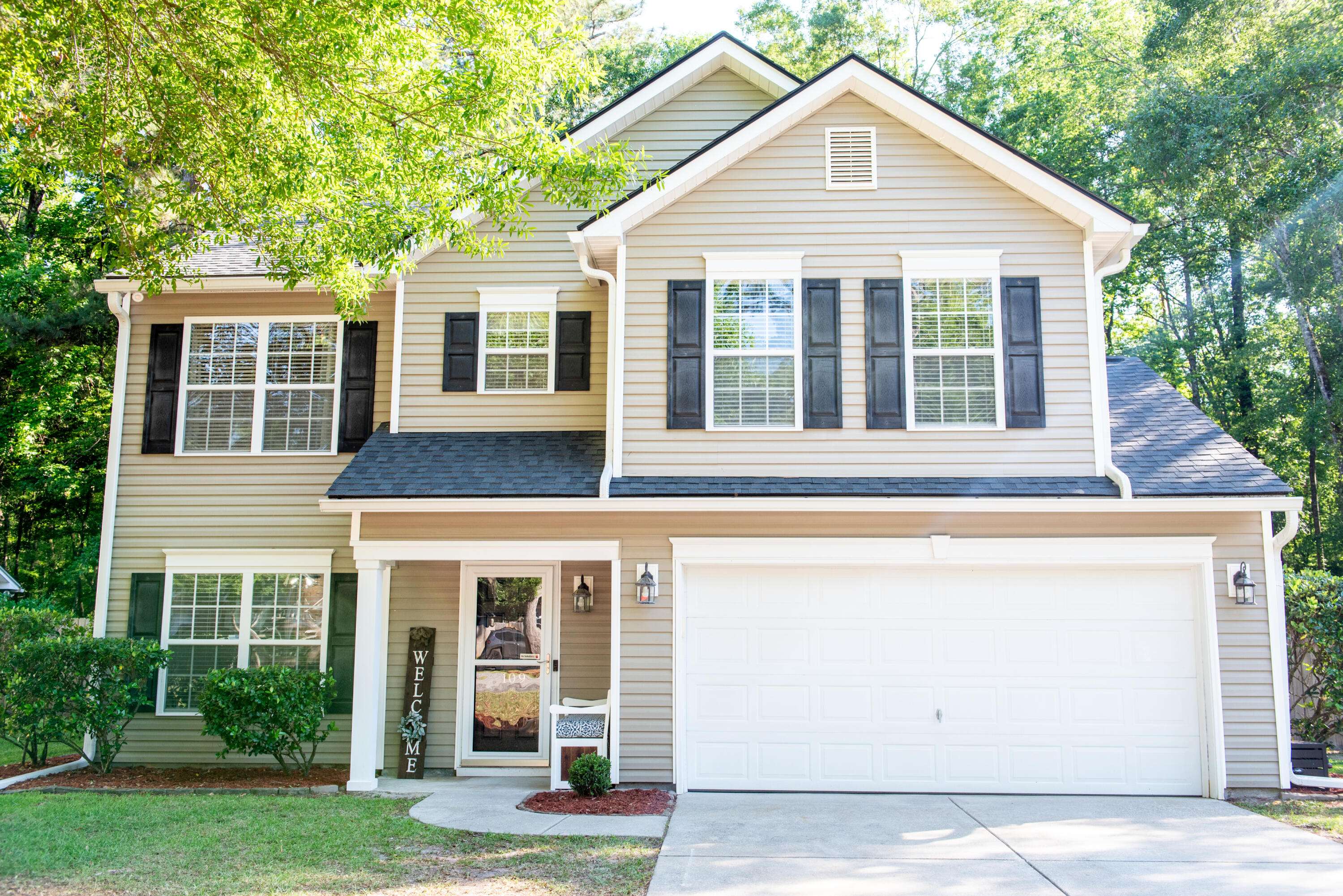 Summerville, SC 29485,109 Holly St