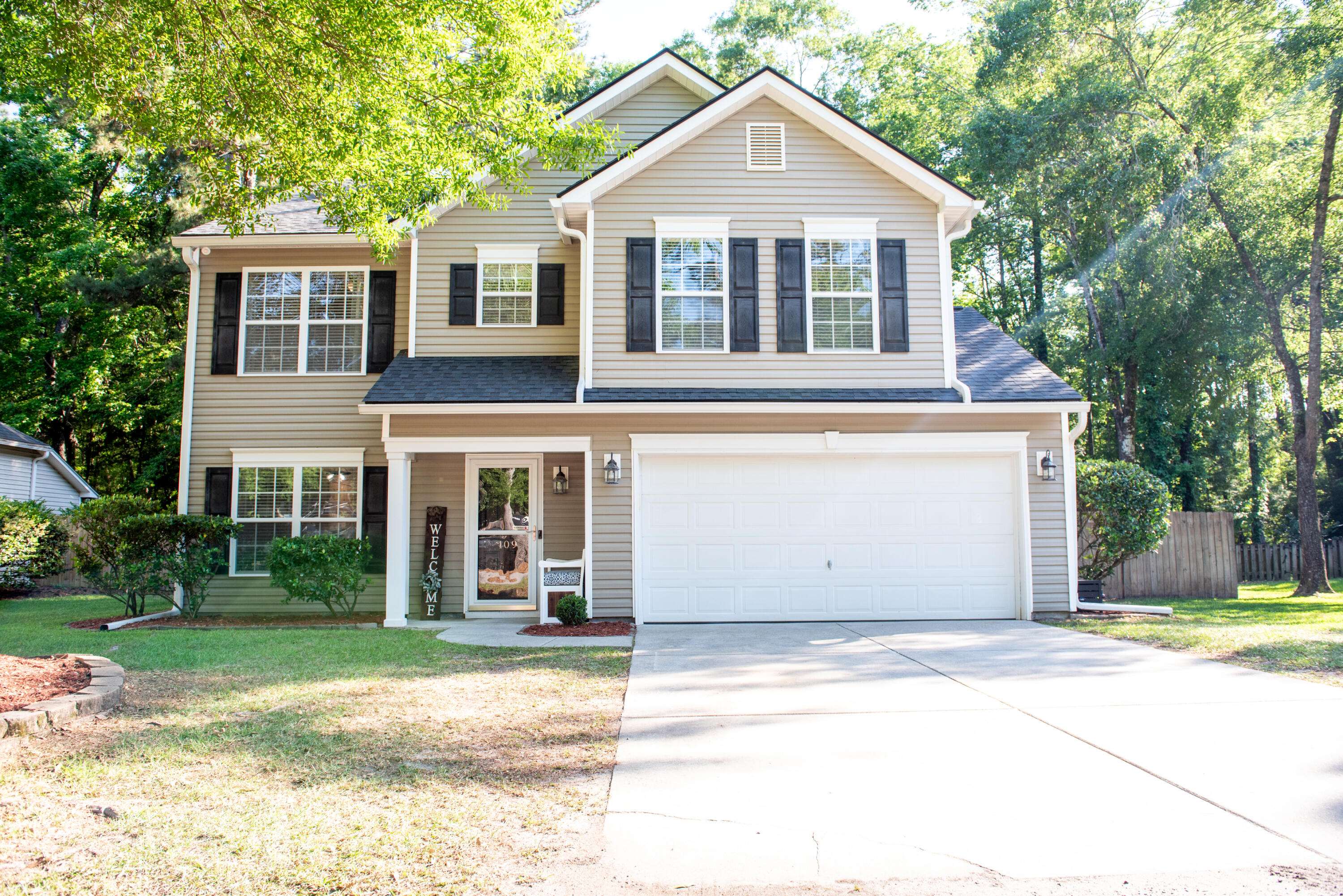 Summerville, SC 29485,109 Holly St