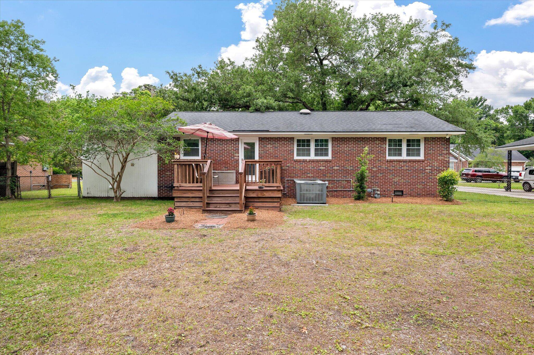Charleston, SC 29414,2220 Pinehurst Ave