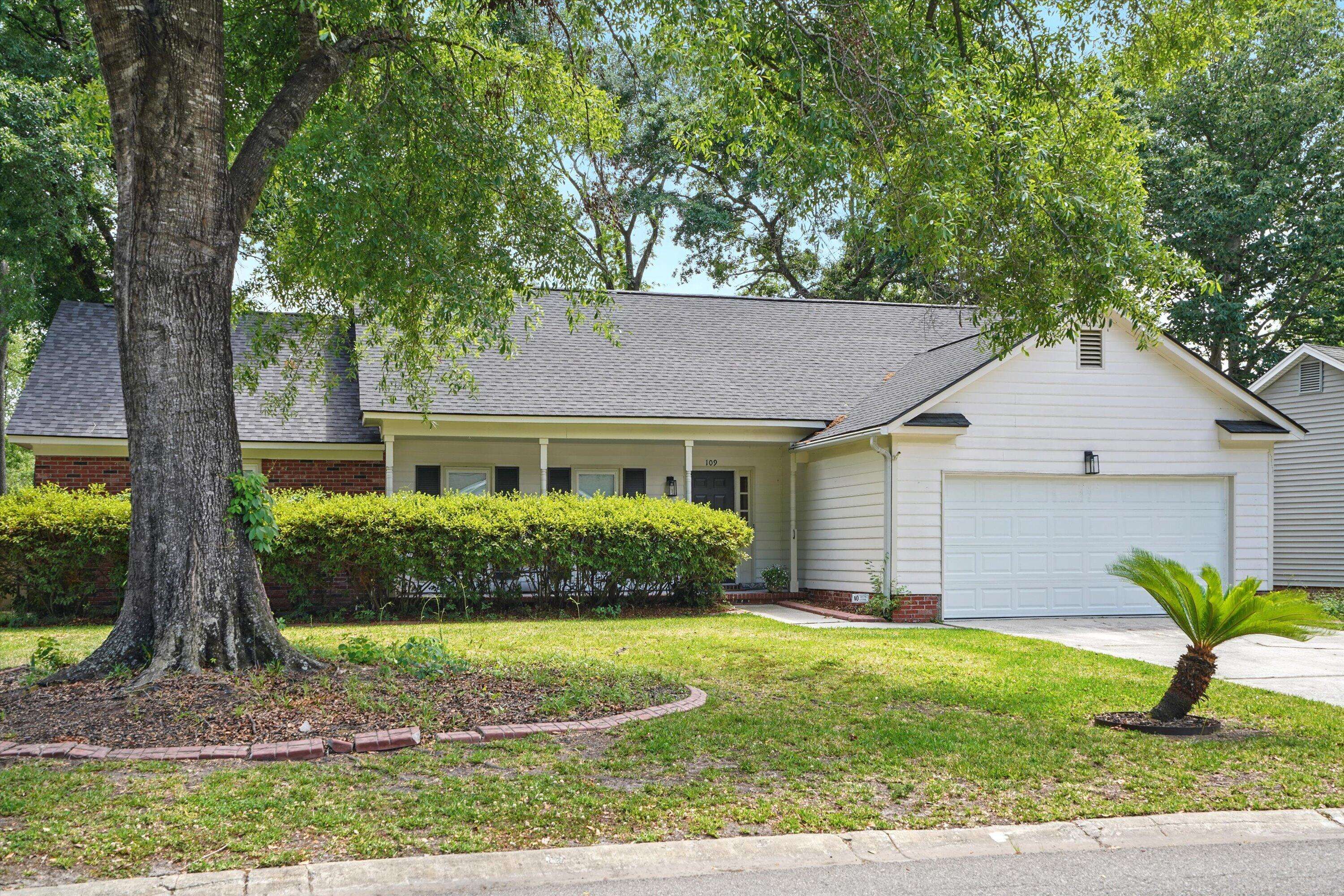 Summerville, SC 29485,109 New Spring Ct