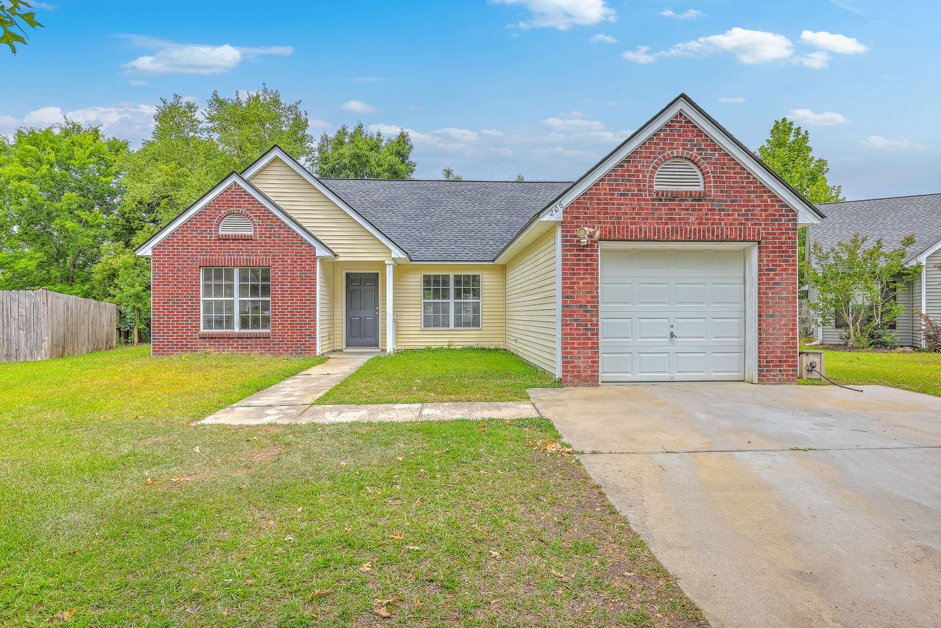 Summerville, SC 29483,206 Barnwell St