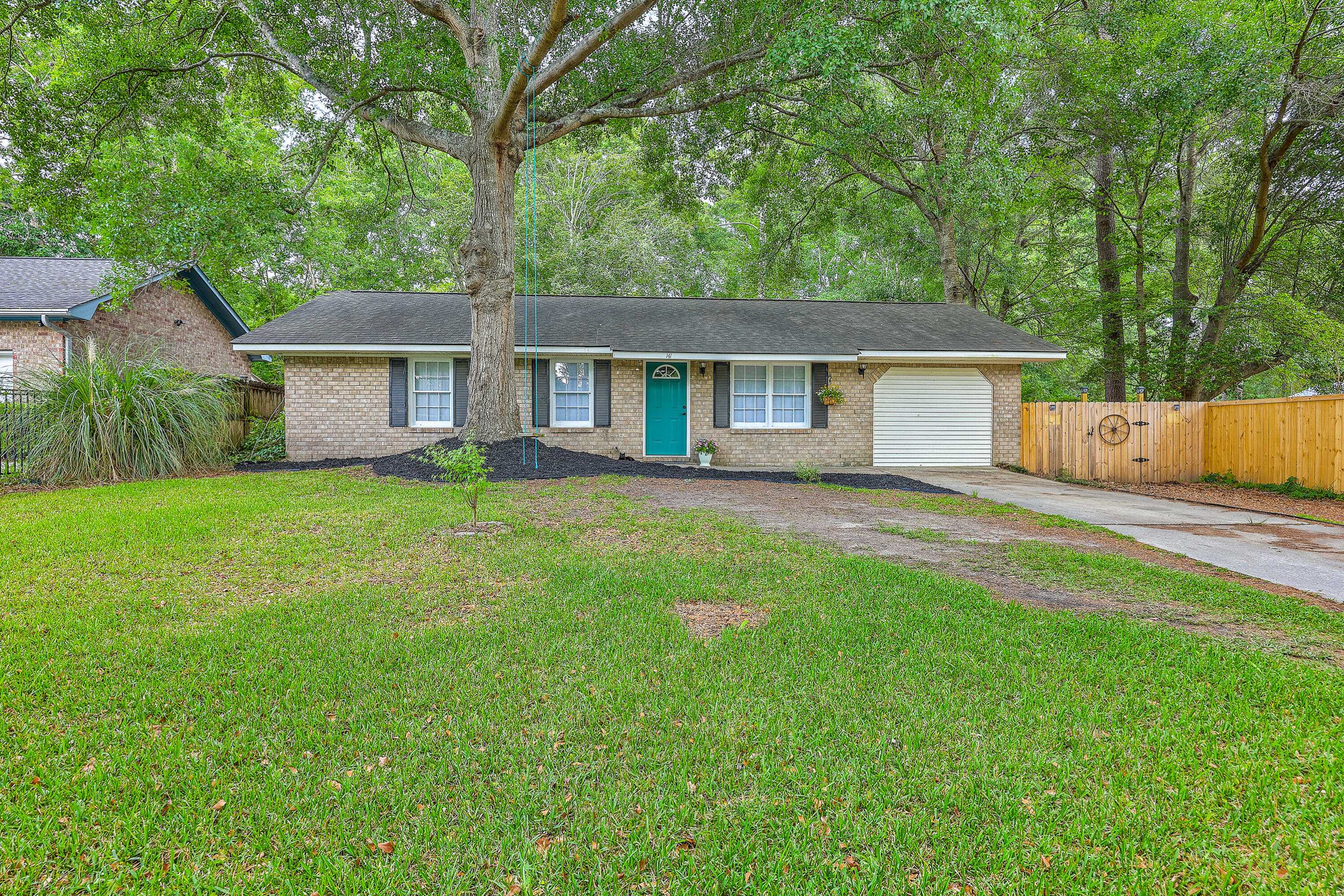 Summerville, SC 29485,141 Larson Dr
