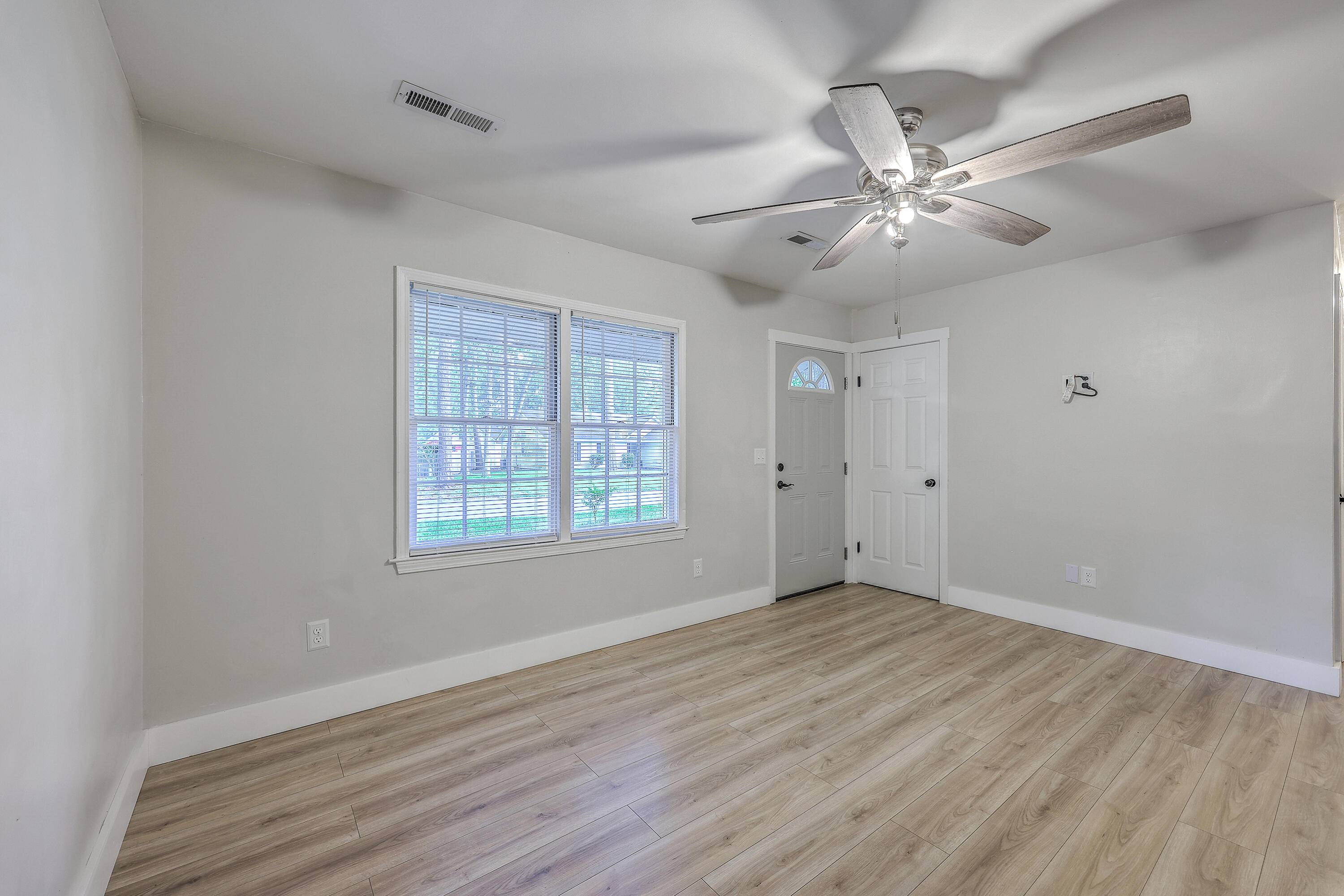 Summerville, SC 29485,141 Larson Dr