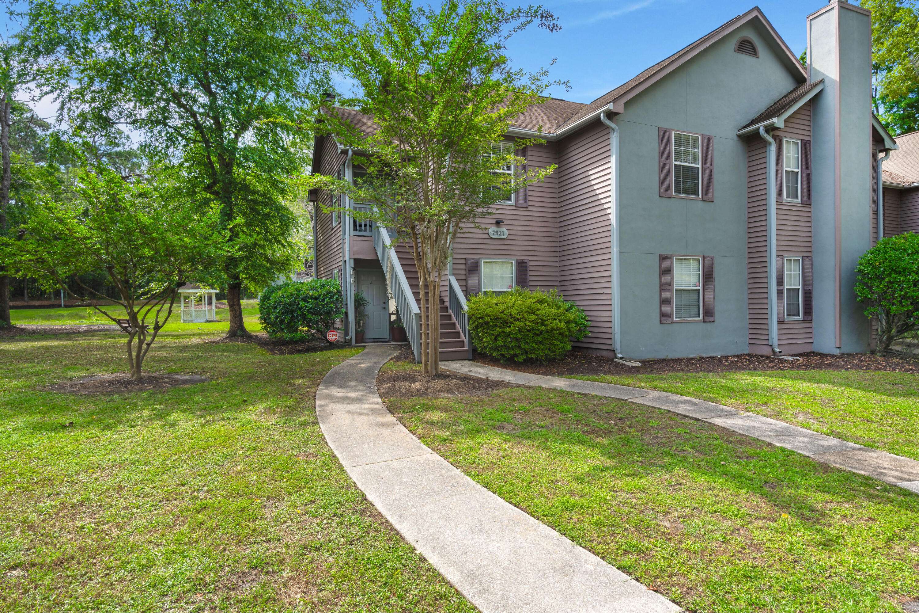 North Charleston, SC 29418,7921 Cricket Ct #305 E