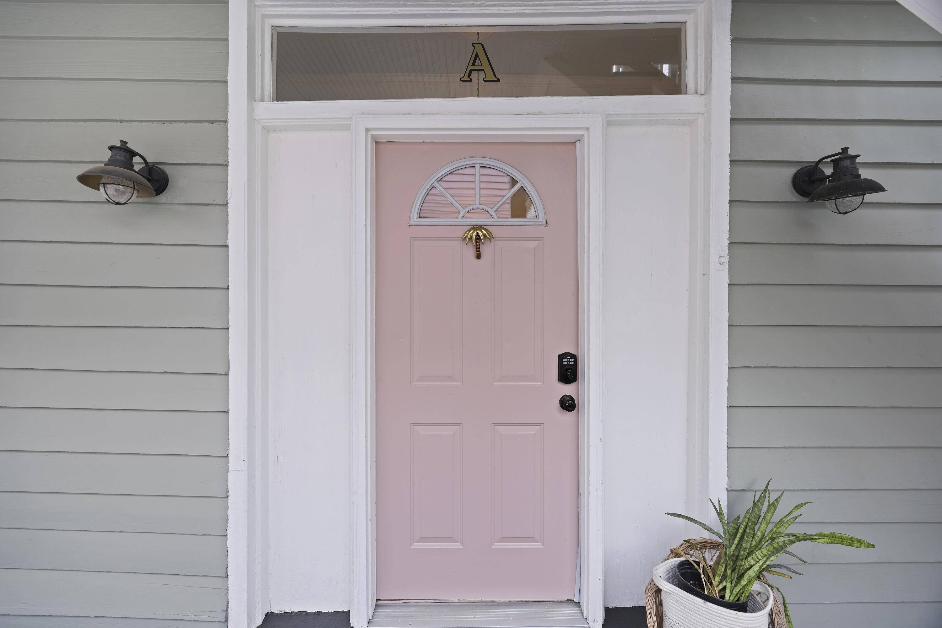Charleston, SC 29403,29 Bogard St