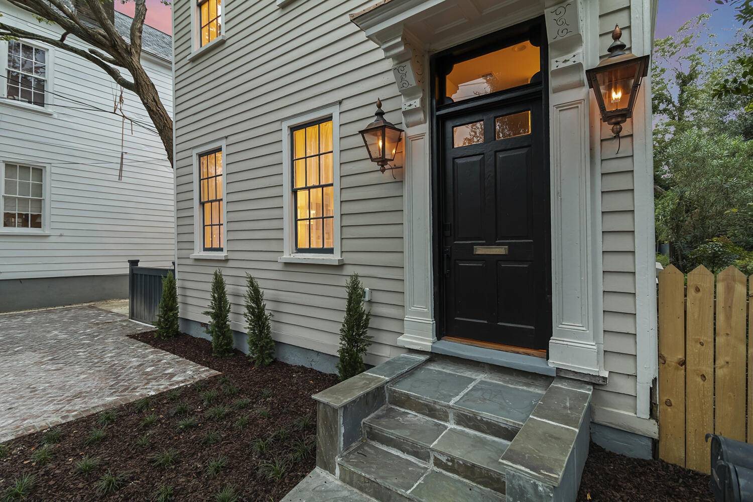Charleston, SC 29401,19 Smith St #B