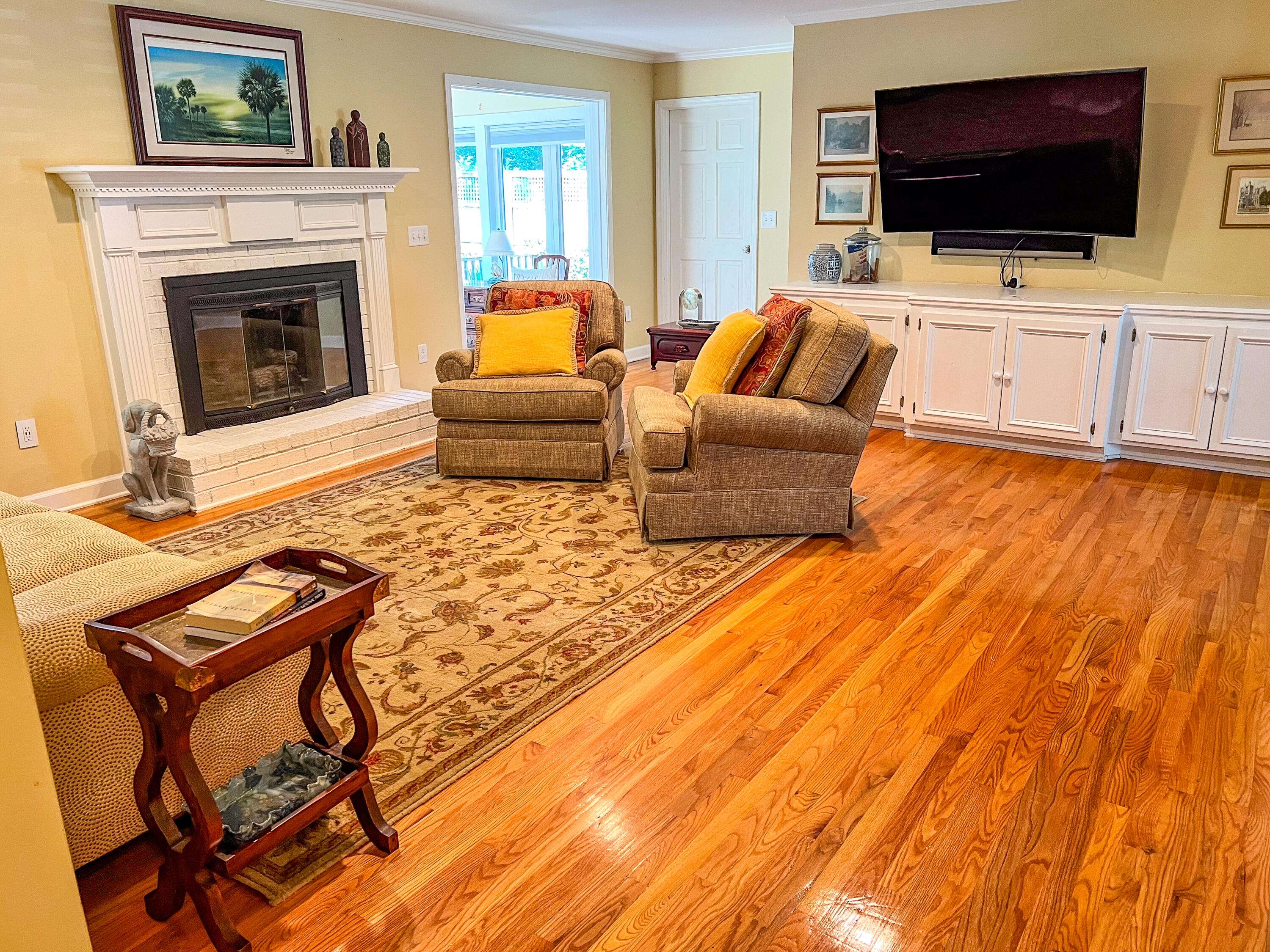 Mount Pleasant, SC 29464,946 Law Ln