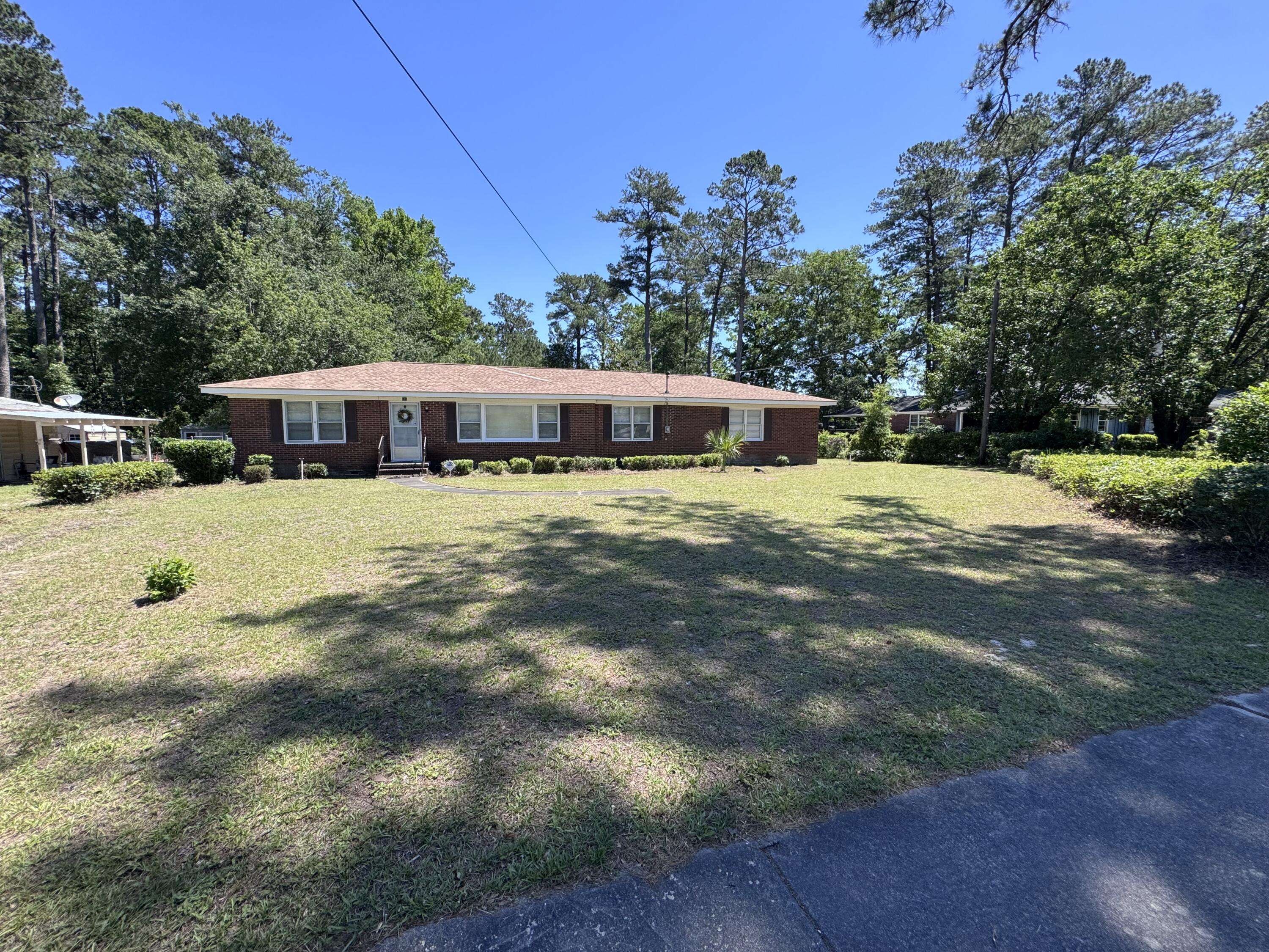 Varnville, SC 29944,686 W Pine St