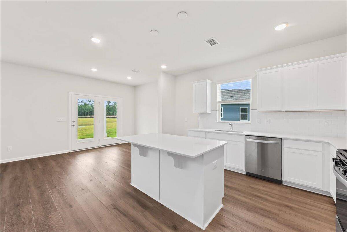 Summerville, SC 29486,737 Meadowbrook Ln