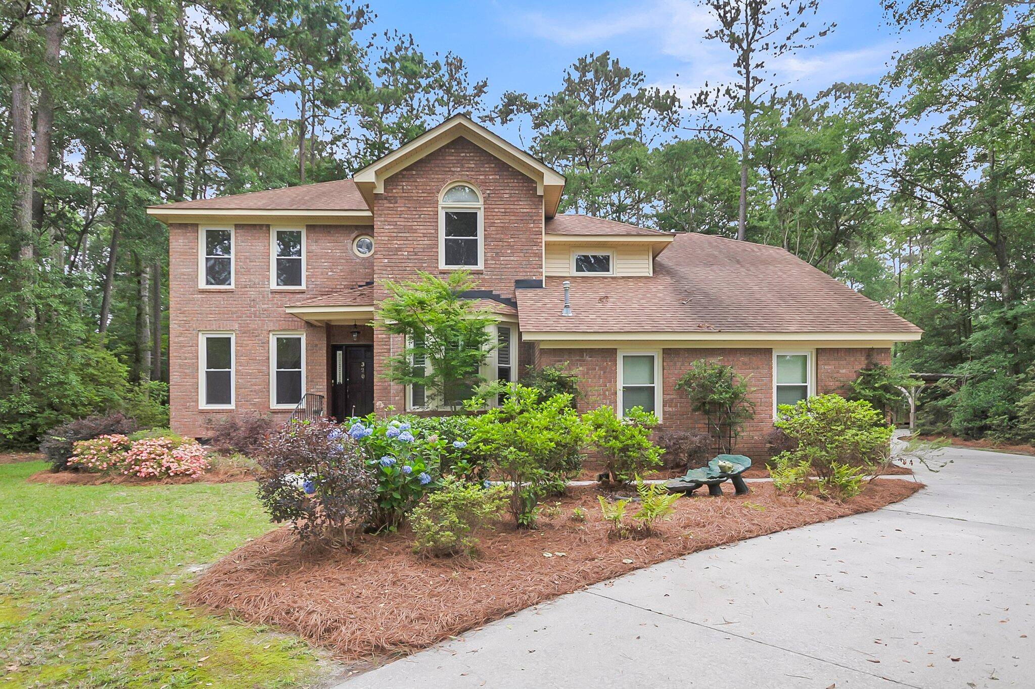 Summerville, SC 29485,320 Compton Xing