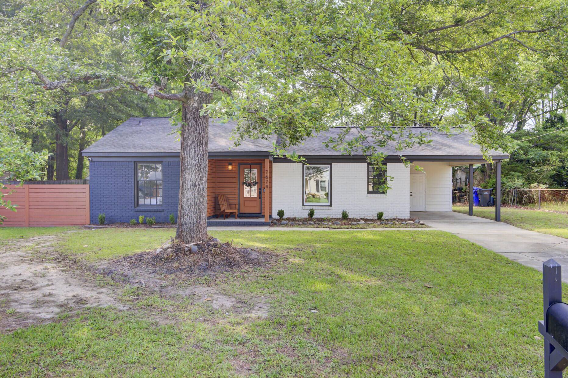 North Charleston, SC 29420,7674 Chippendale Rd