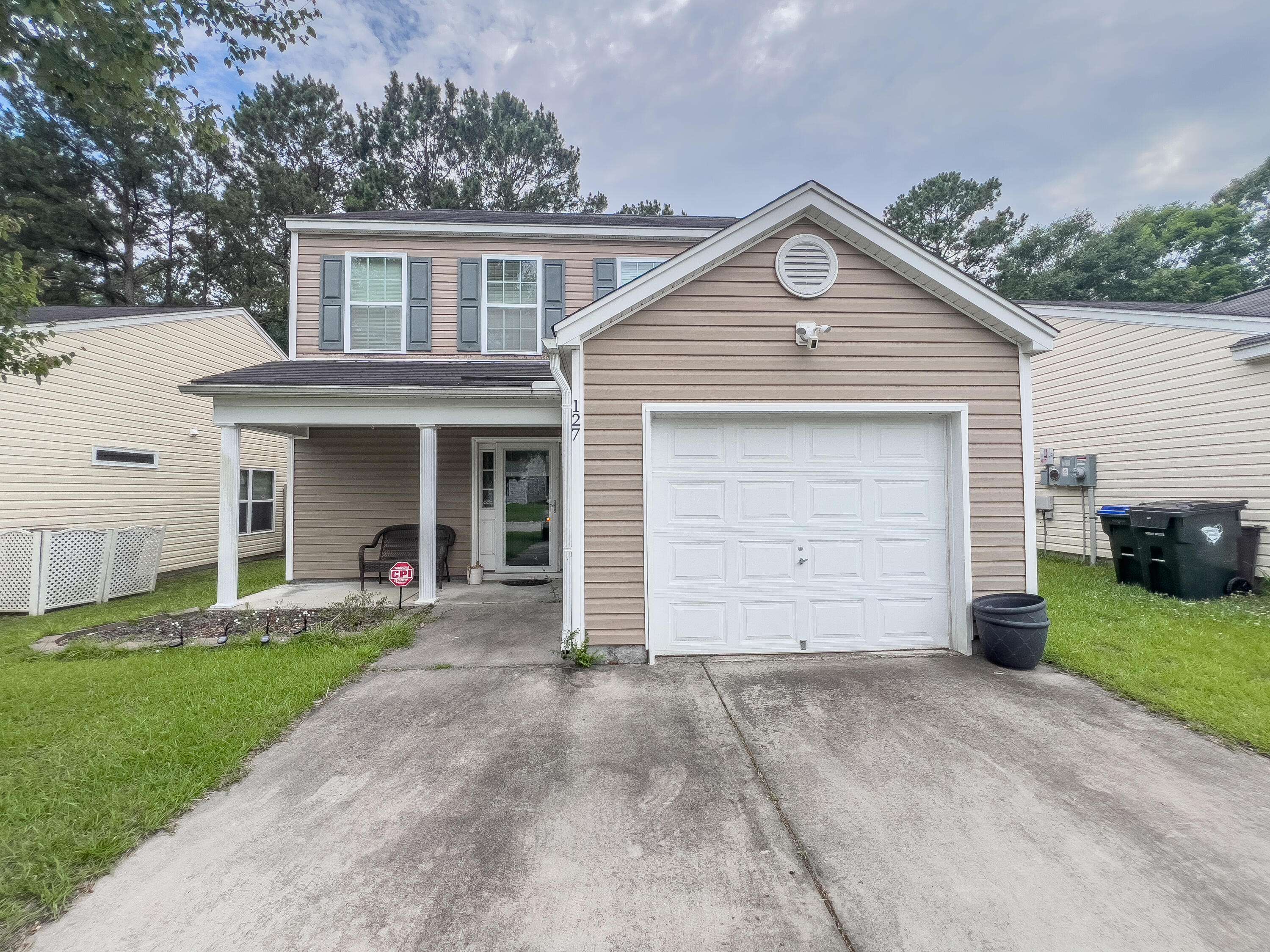 Summerville, SC 29485,127 Coosawatchie St