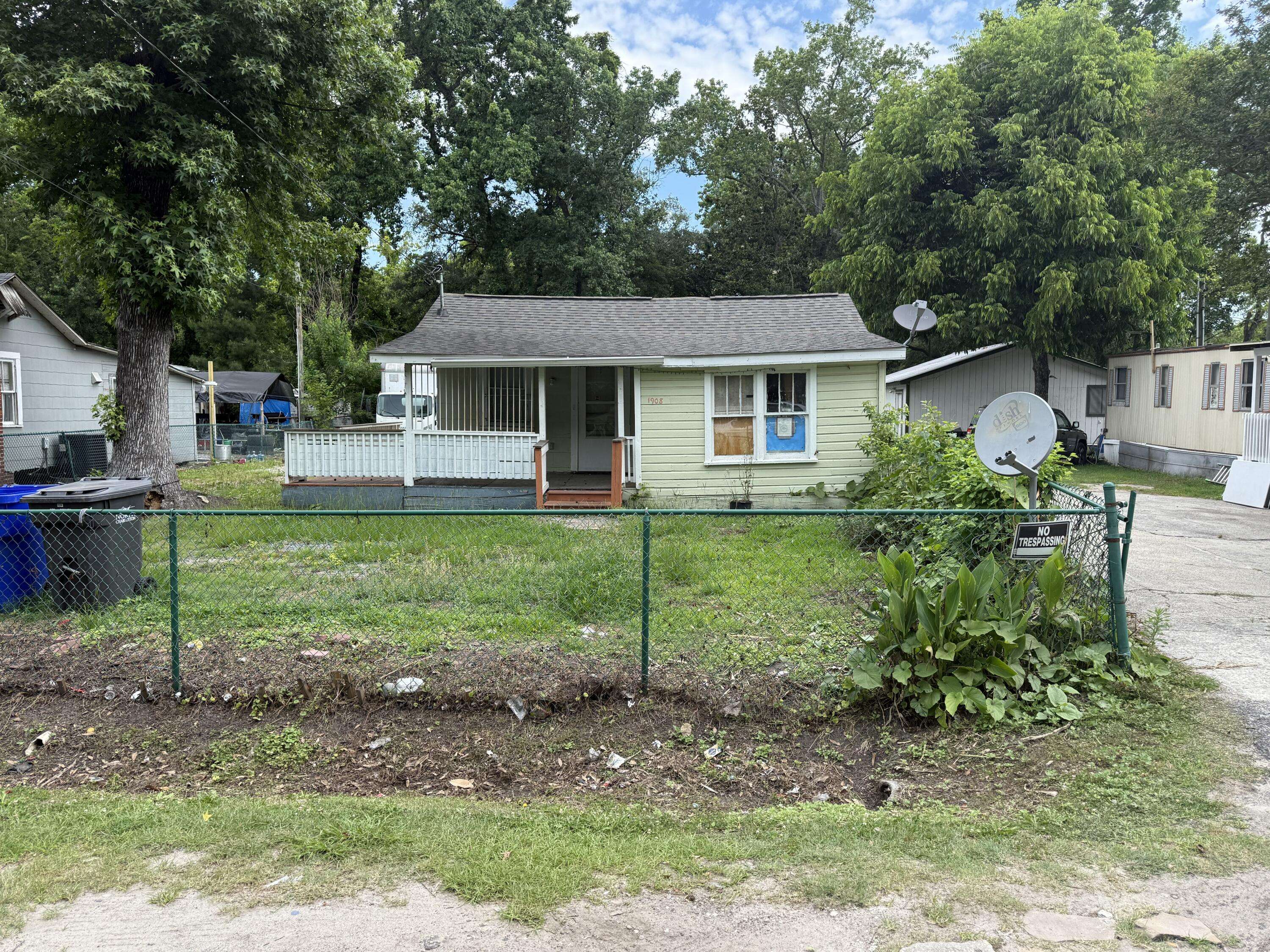 North Charleston, SC 29406,1902 Clifton St