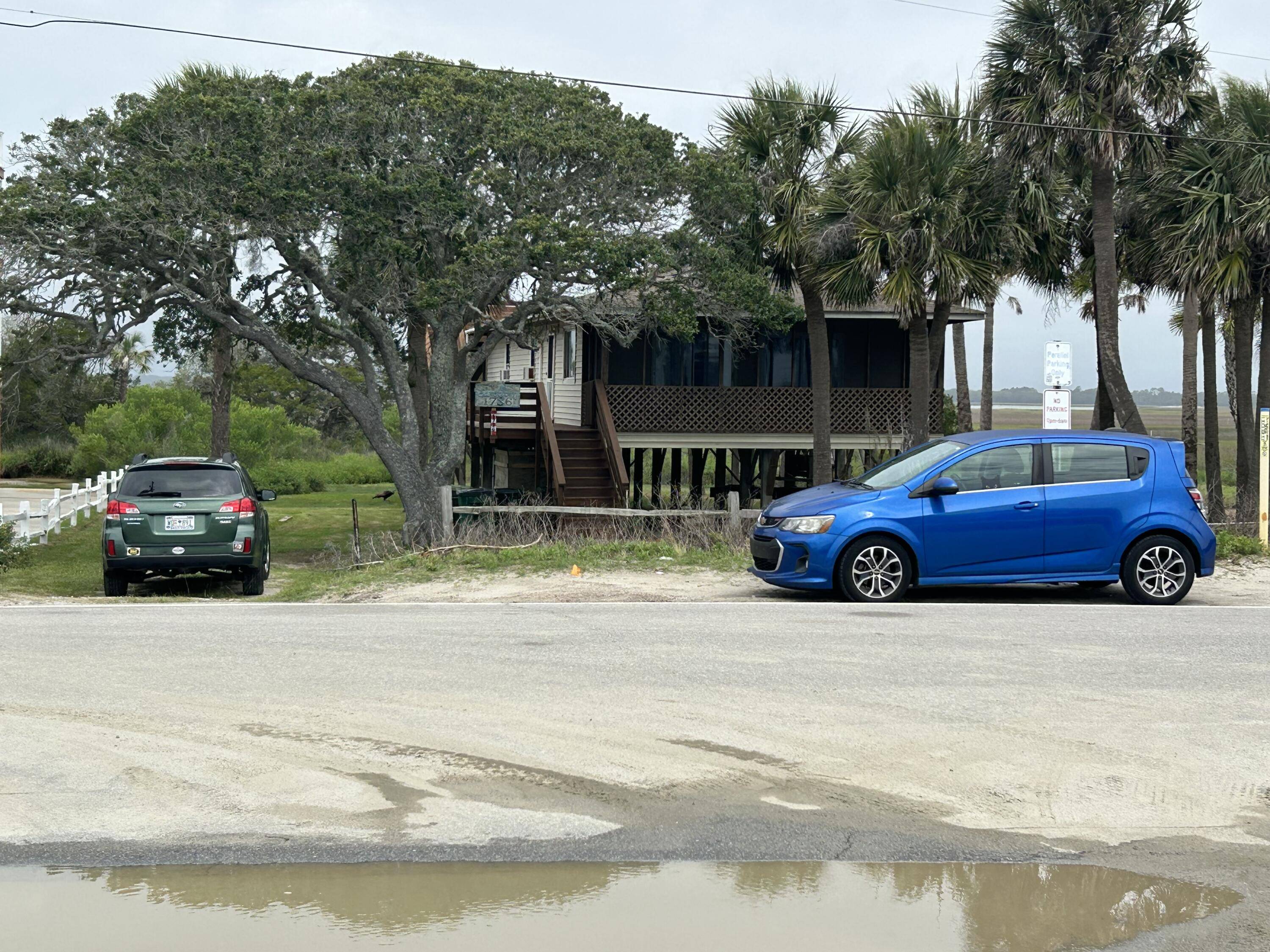 Folly Beach, SC 29439,1736 E Ashley Ave