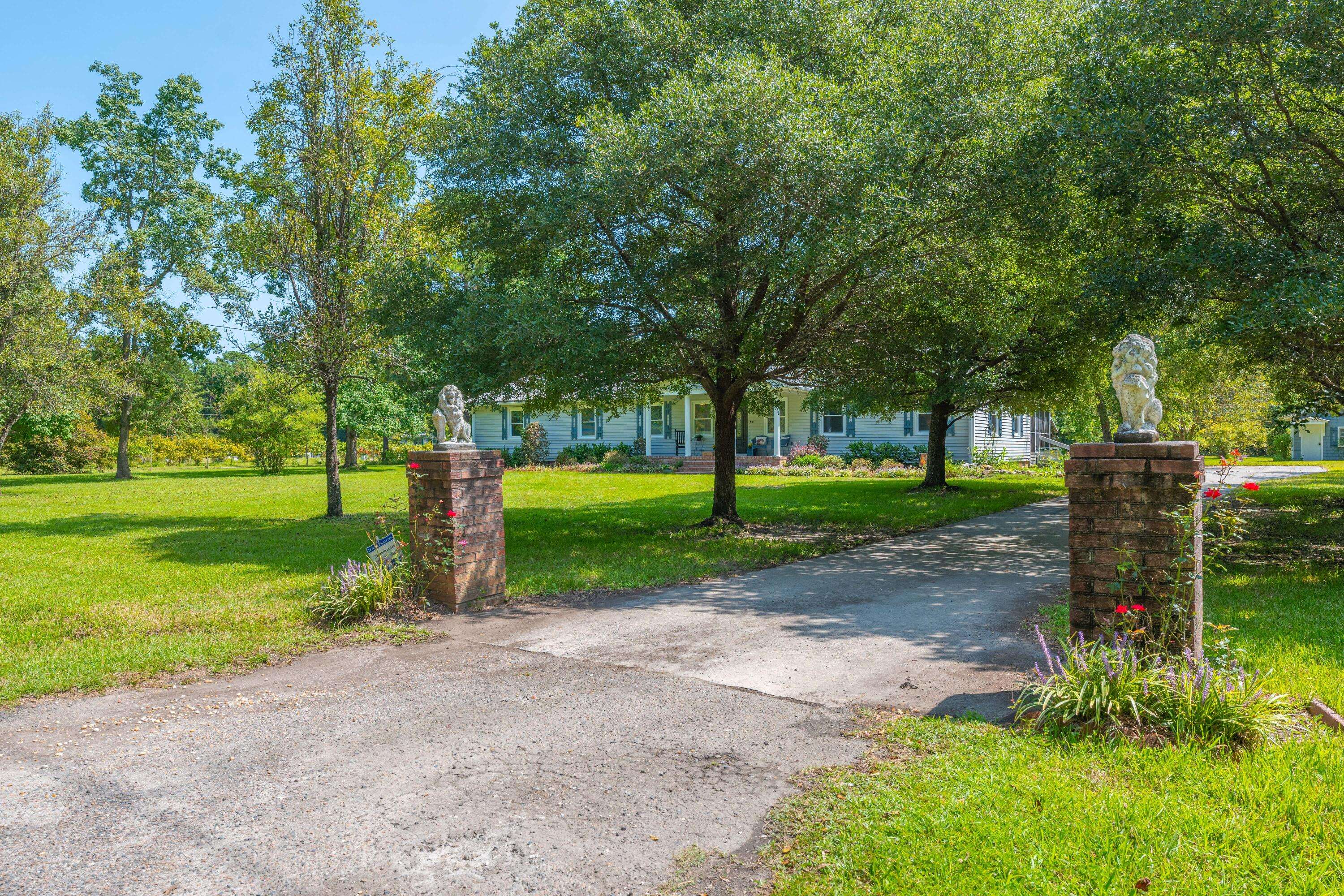 Moncks Corner, SC 29461,806 Appii Rd