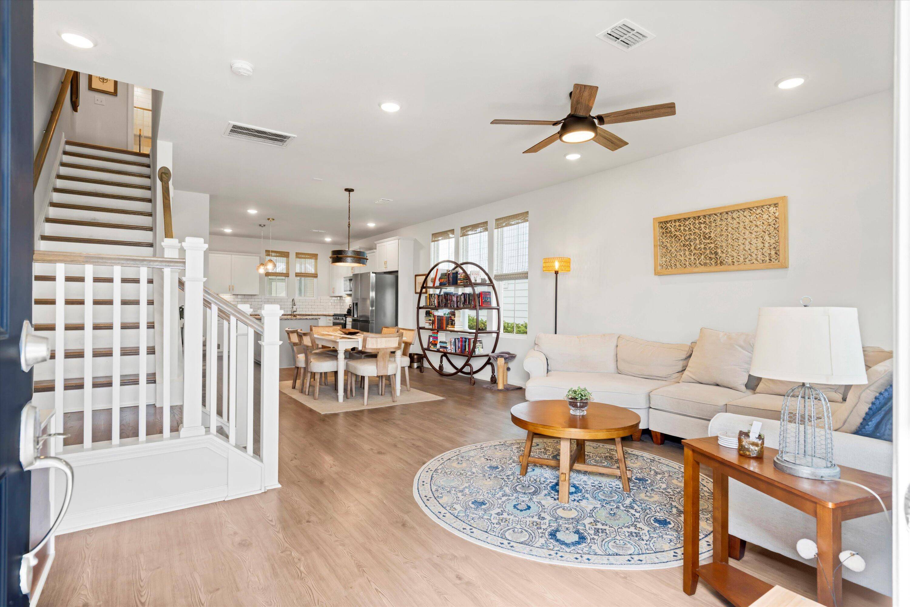 Summerville, SC 29486,557 Blueway Ave