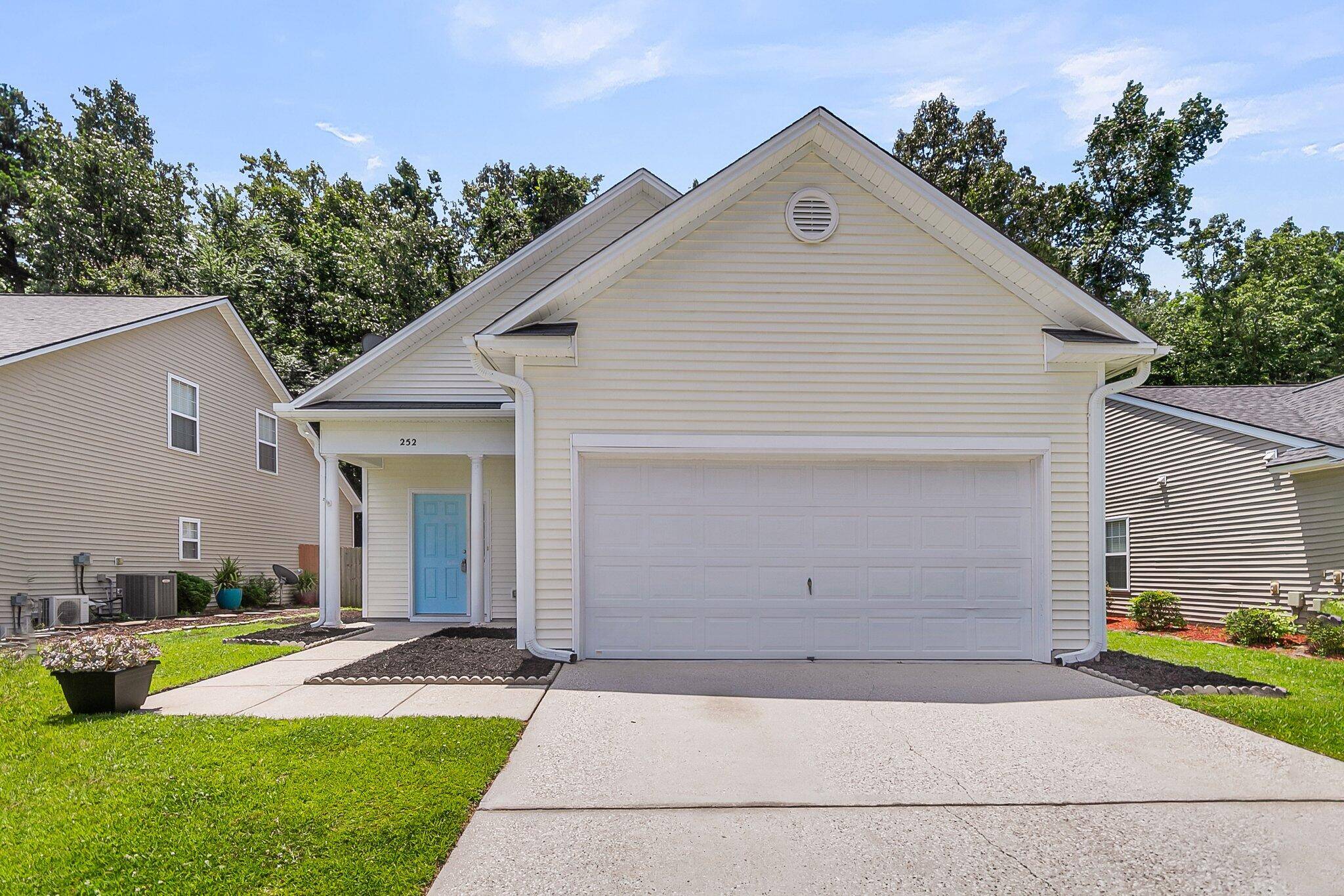 Goose Creek, SC 29445,252 Island Green Rd
