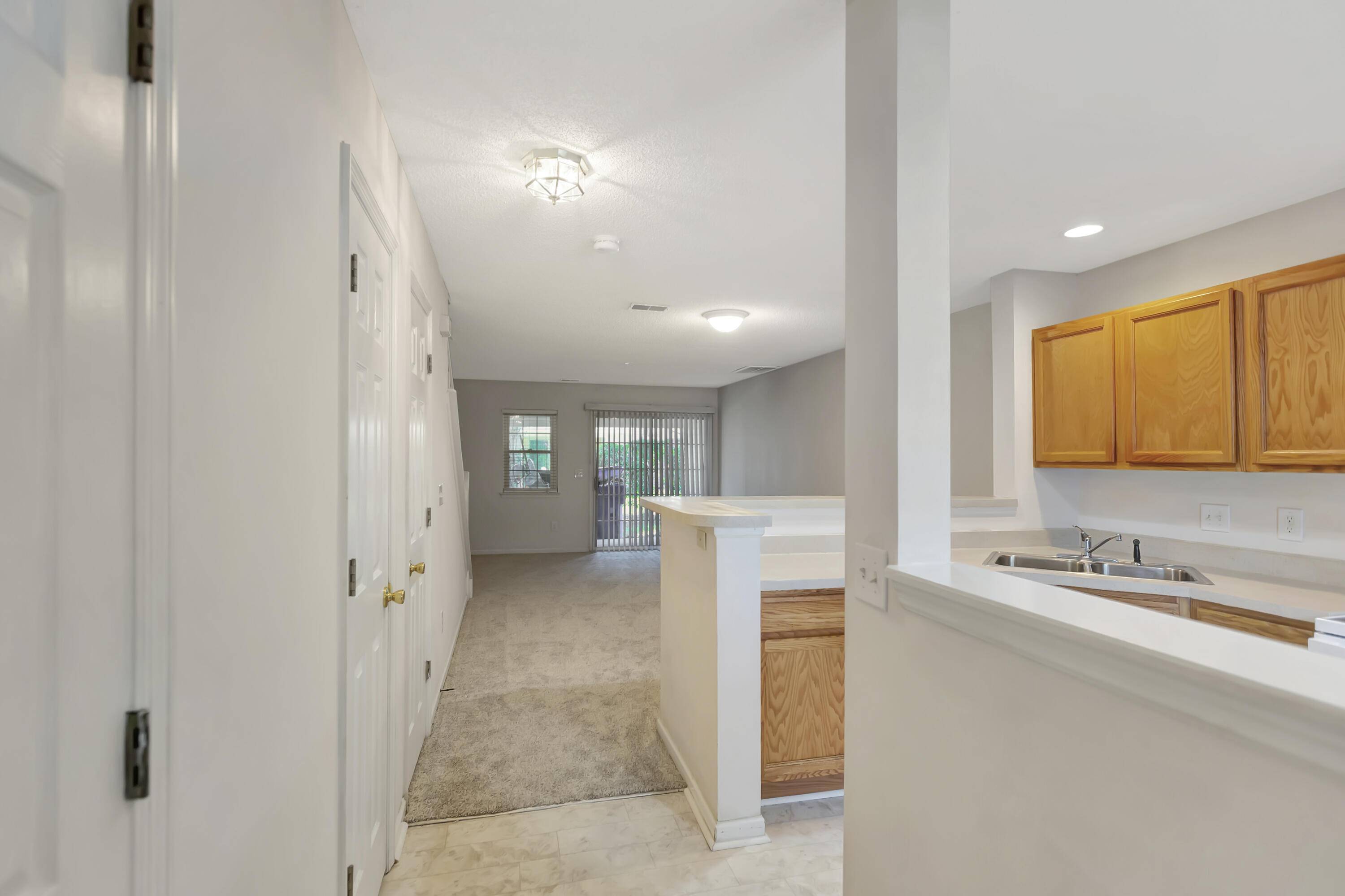 North Charleston, SC 29406,8114 Shadow Oak Dr