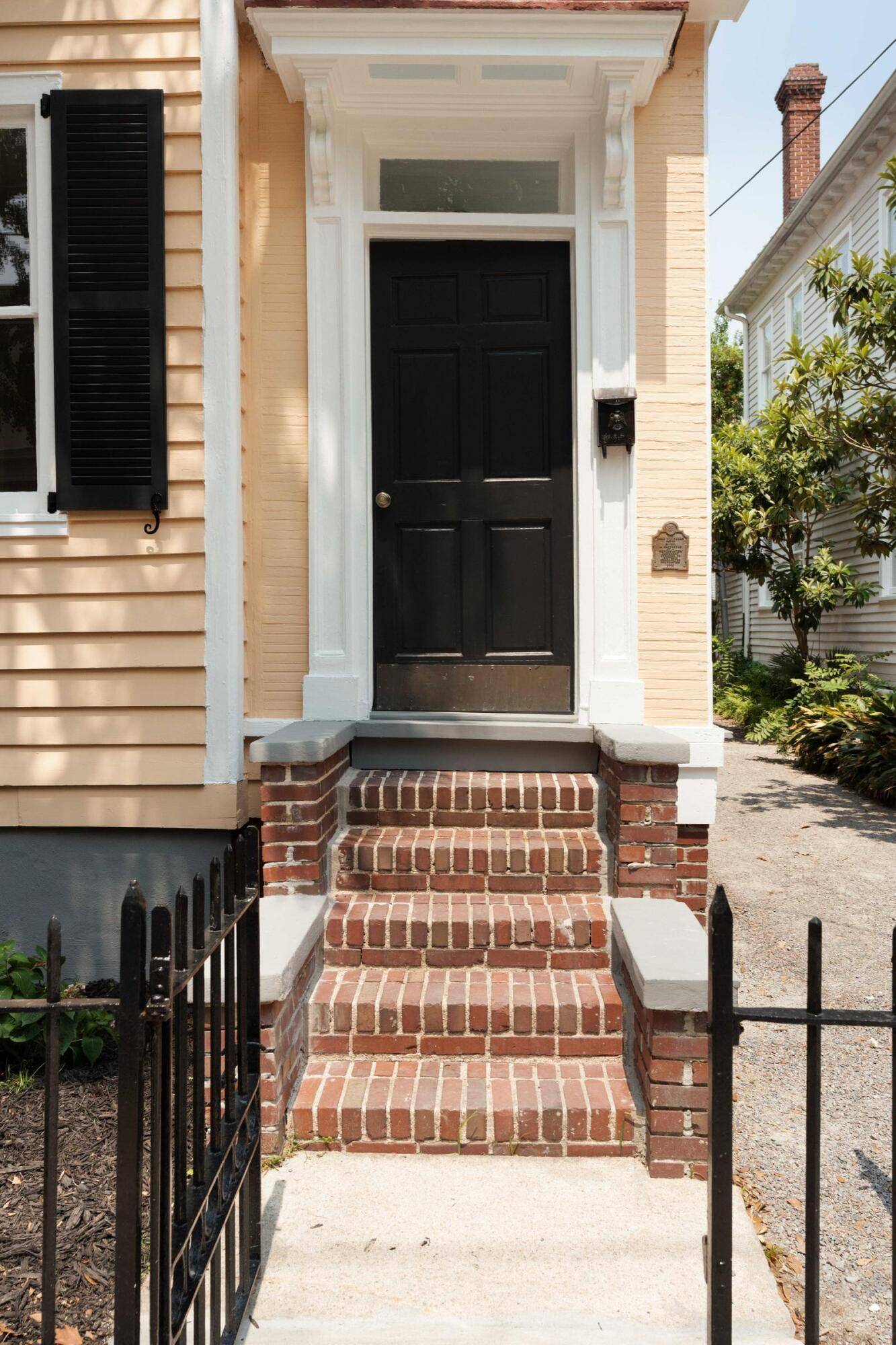 Charleston, SC 29401,8 Pitt St #A