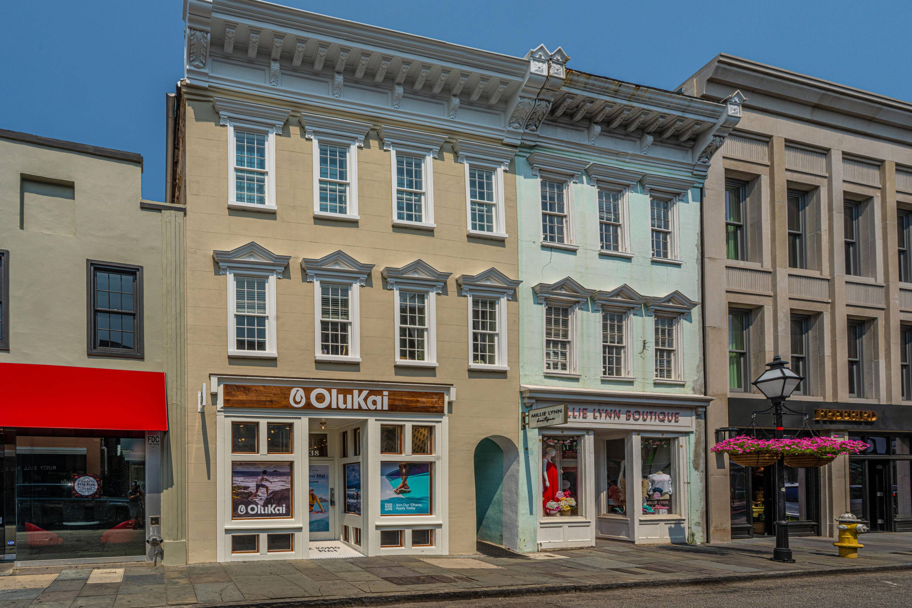 Charleston, SC 29401,338 King St #C