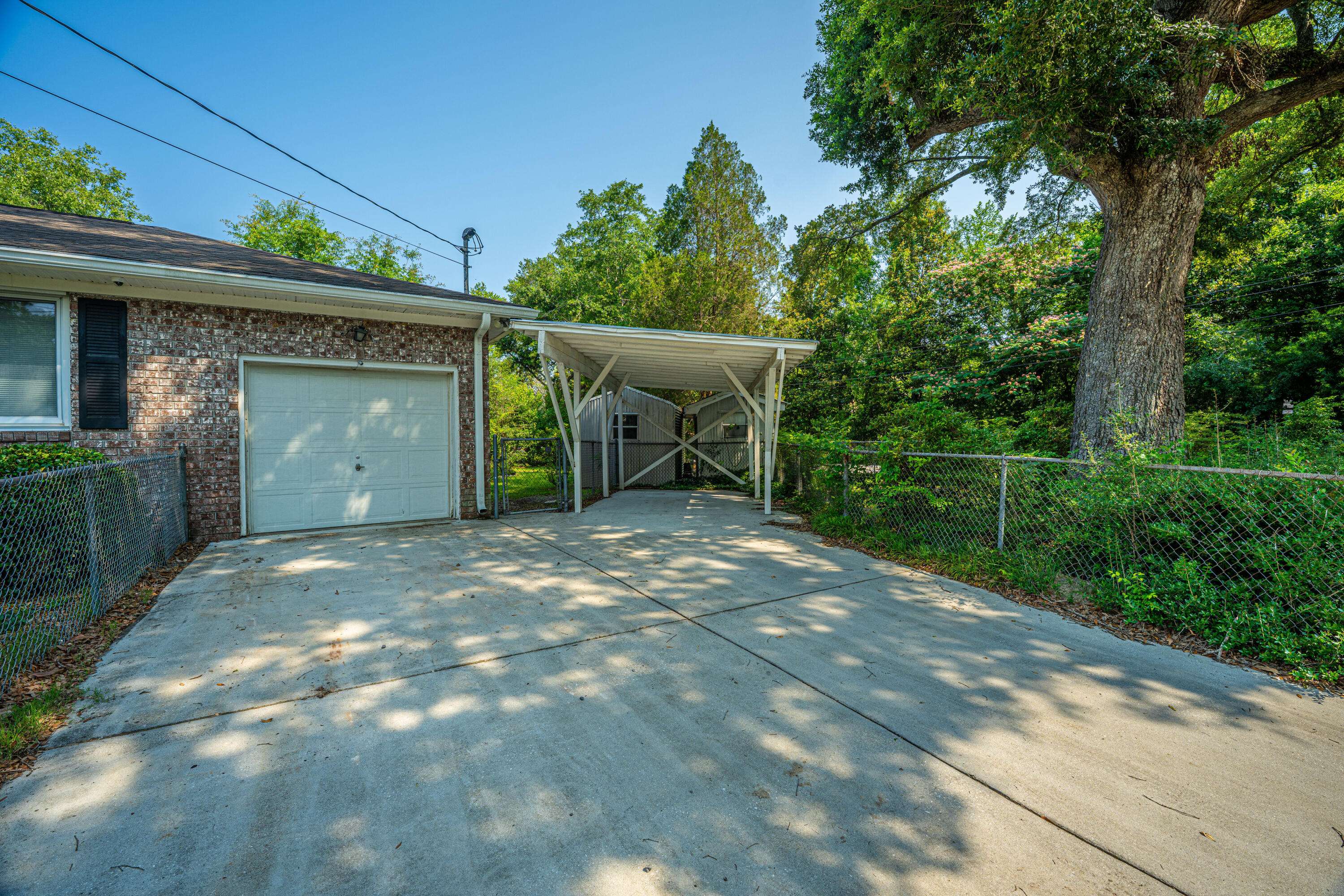 Summerville, SC 29483,100 S Gum St