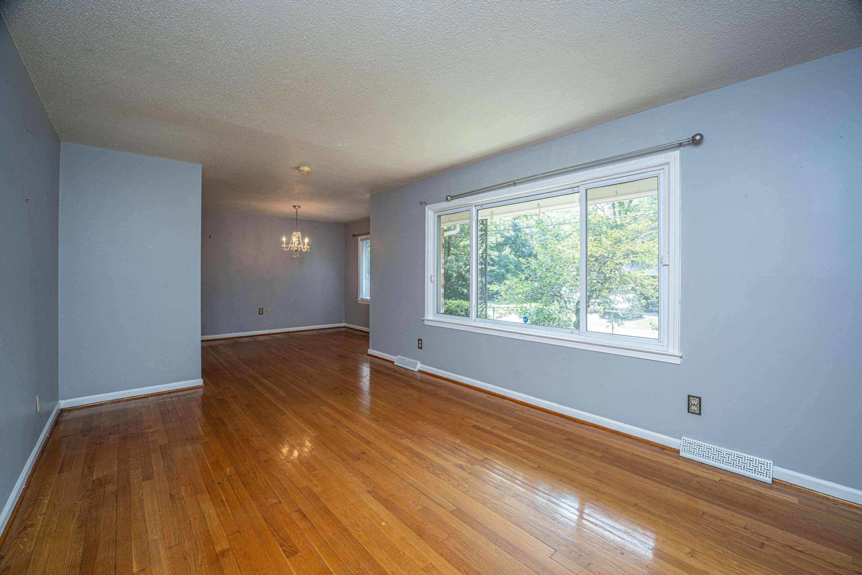 Summerville, SC 29483,100 S Gum St