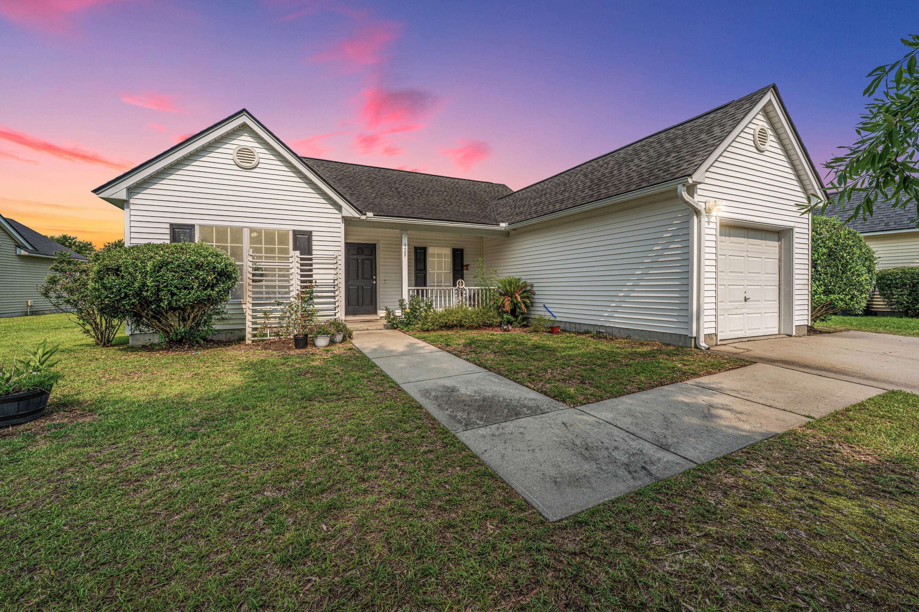Summerville, SC 29483,129 Dovetail Cir