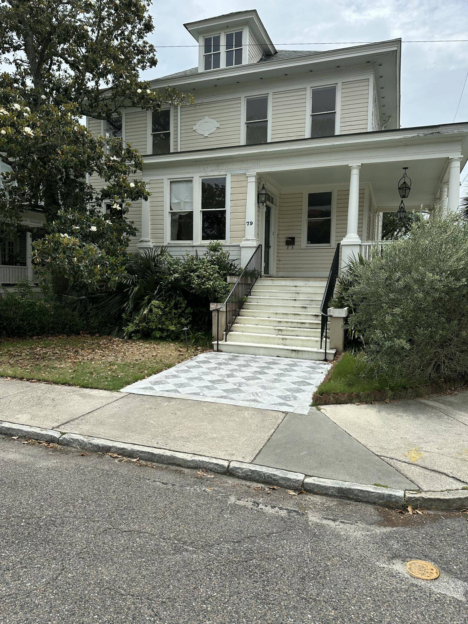Charleston, SC 29401,79 Gibbes St