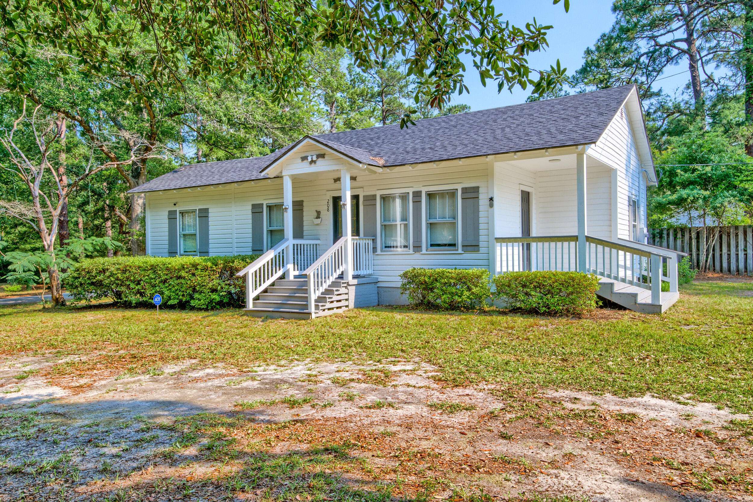 Walterboro, SC 29488,208 State St