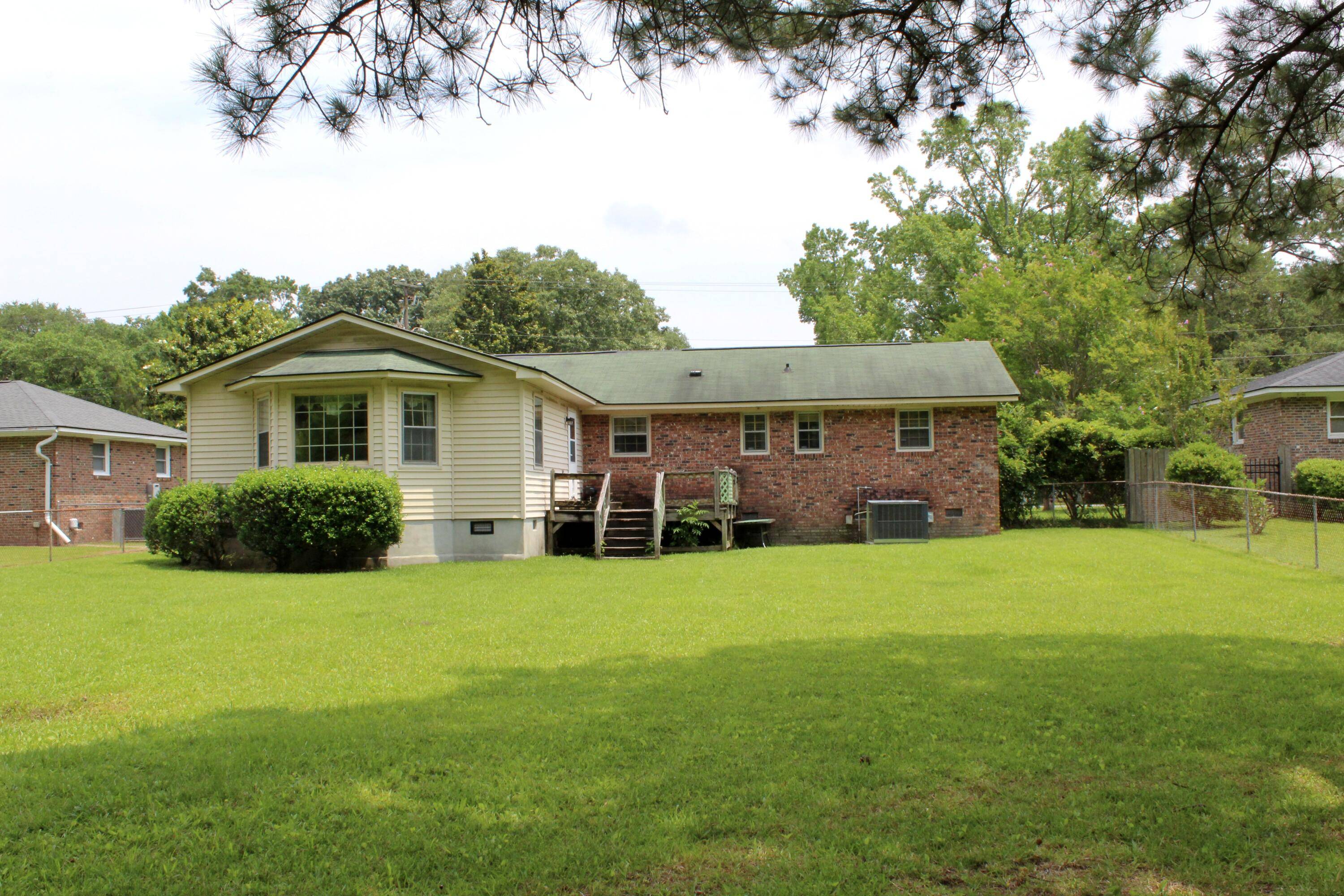 Charleston, SC 29414,2163 Pinehurst Ave