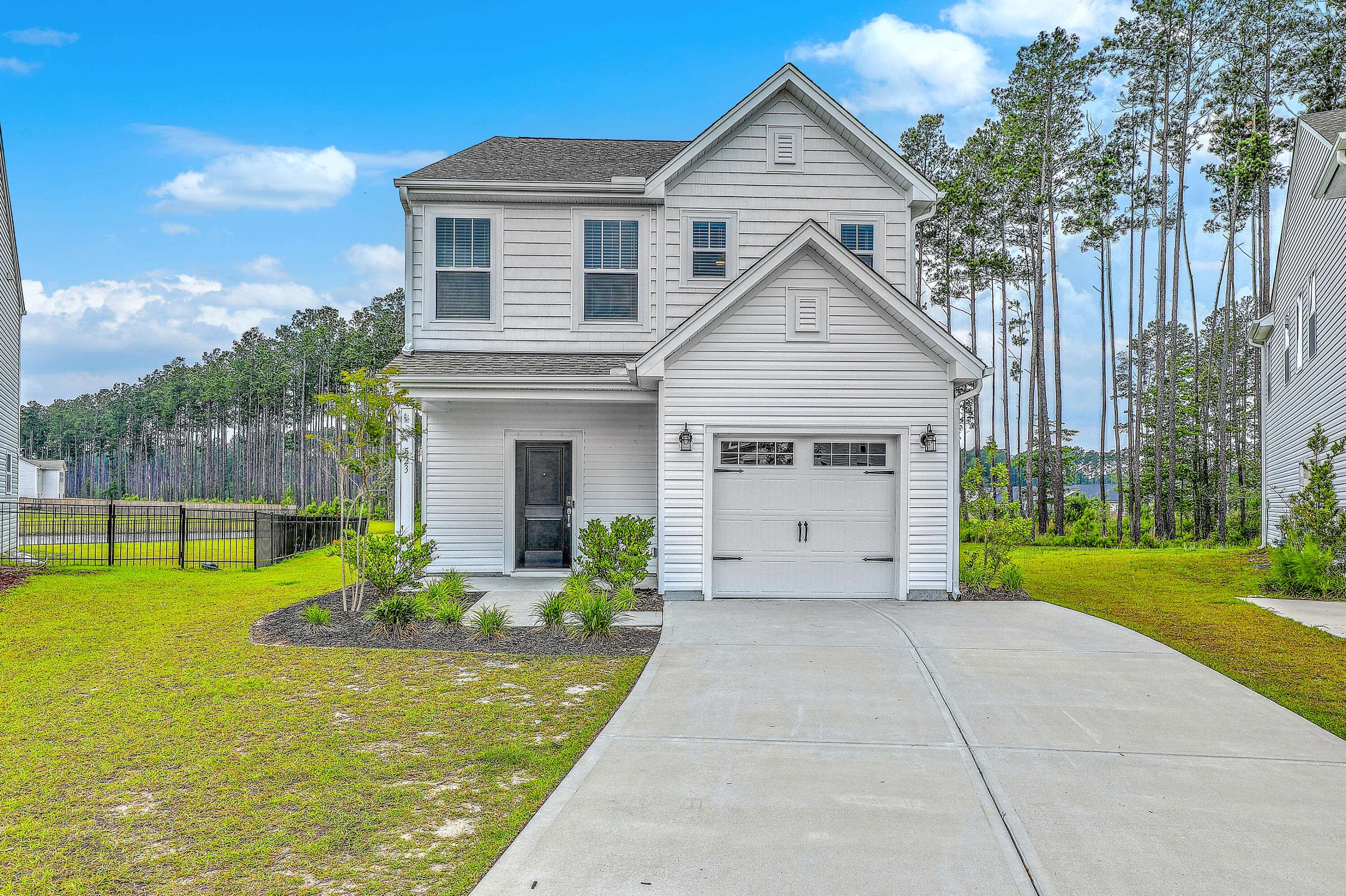Summerville, SC 29486,523 Purple Finch Rd