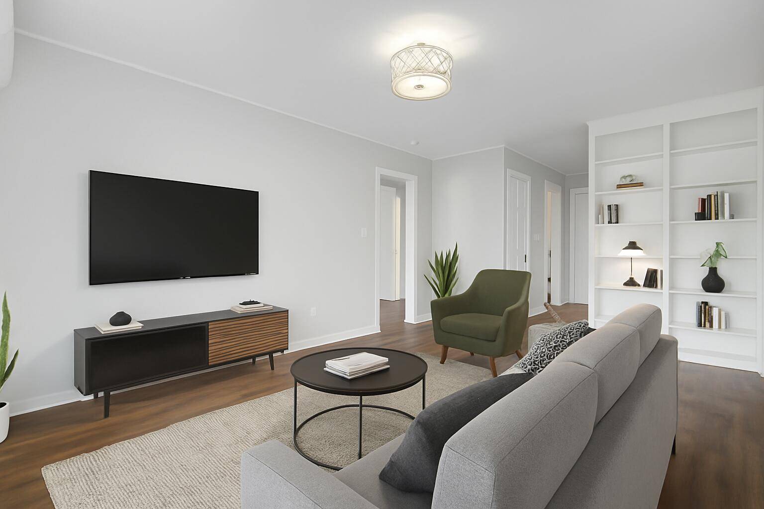 Charleston, SC 29401,259 E Bay St #7c