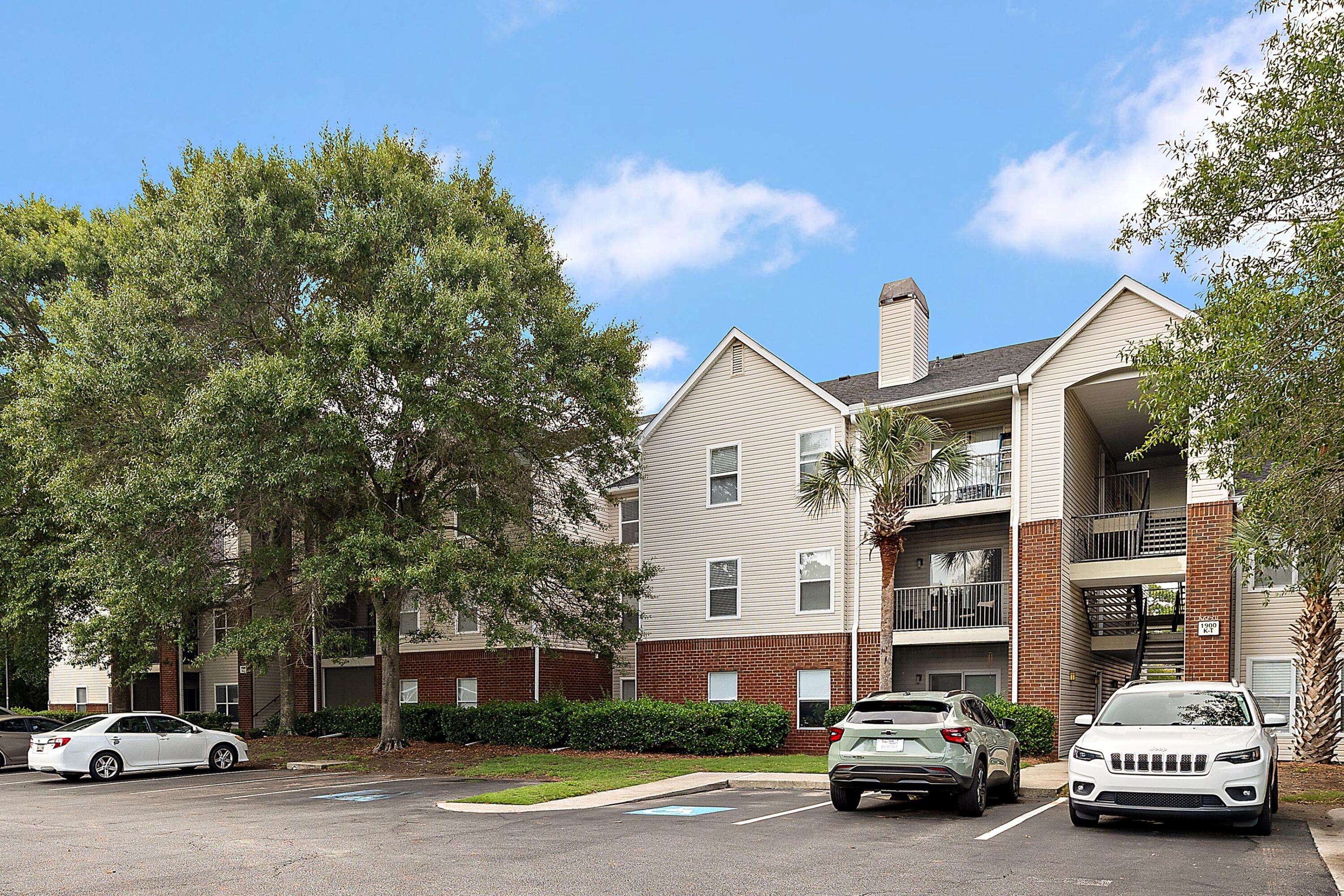 Mount Pleasant, SC 29466,2011 N Highway 17 #1900e