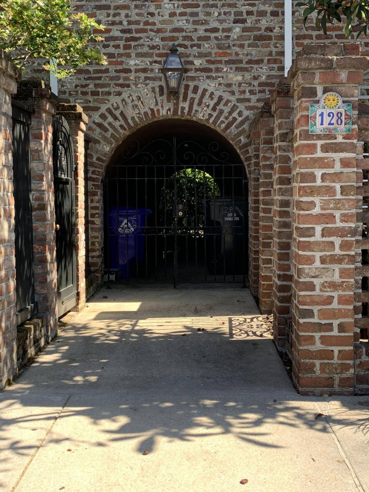 Charleston, SC 29401,128 Queen St