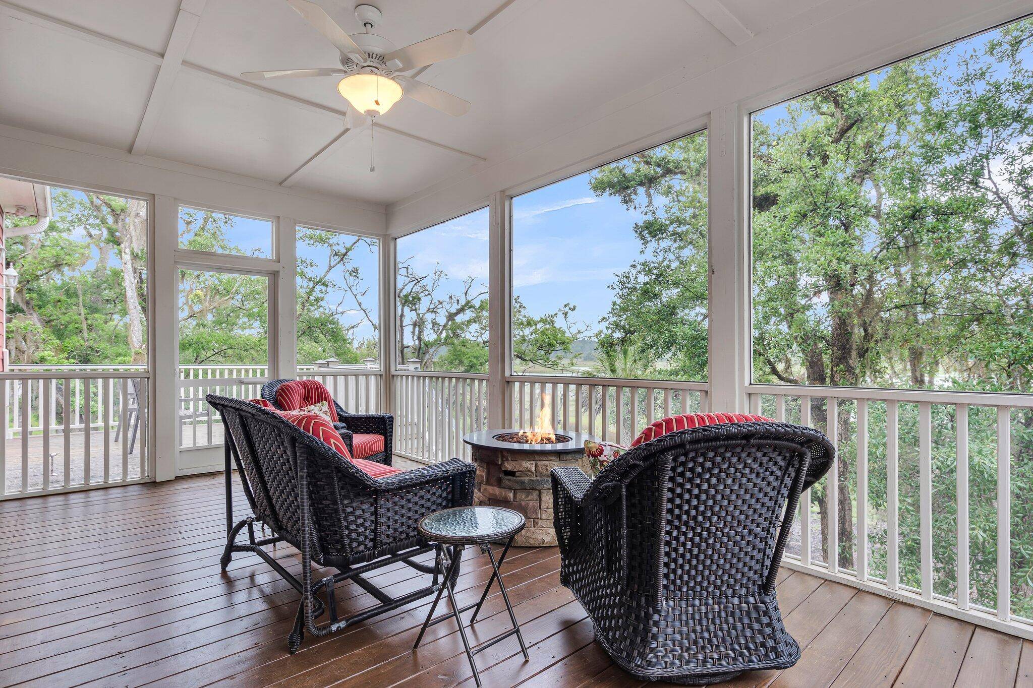 Hollywood, SC 29449,4352 Park Island Rd
