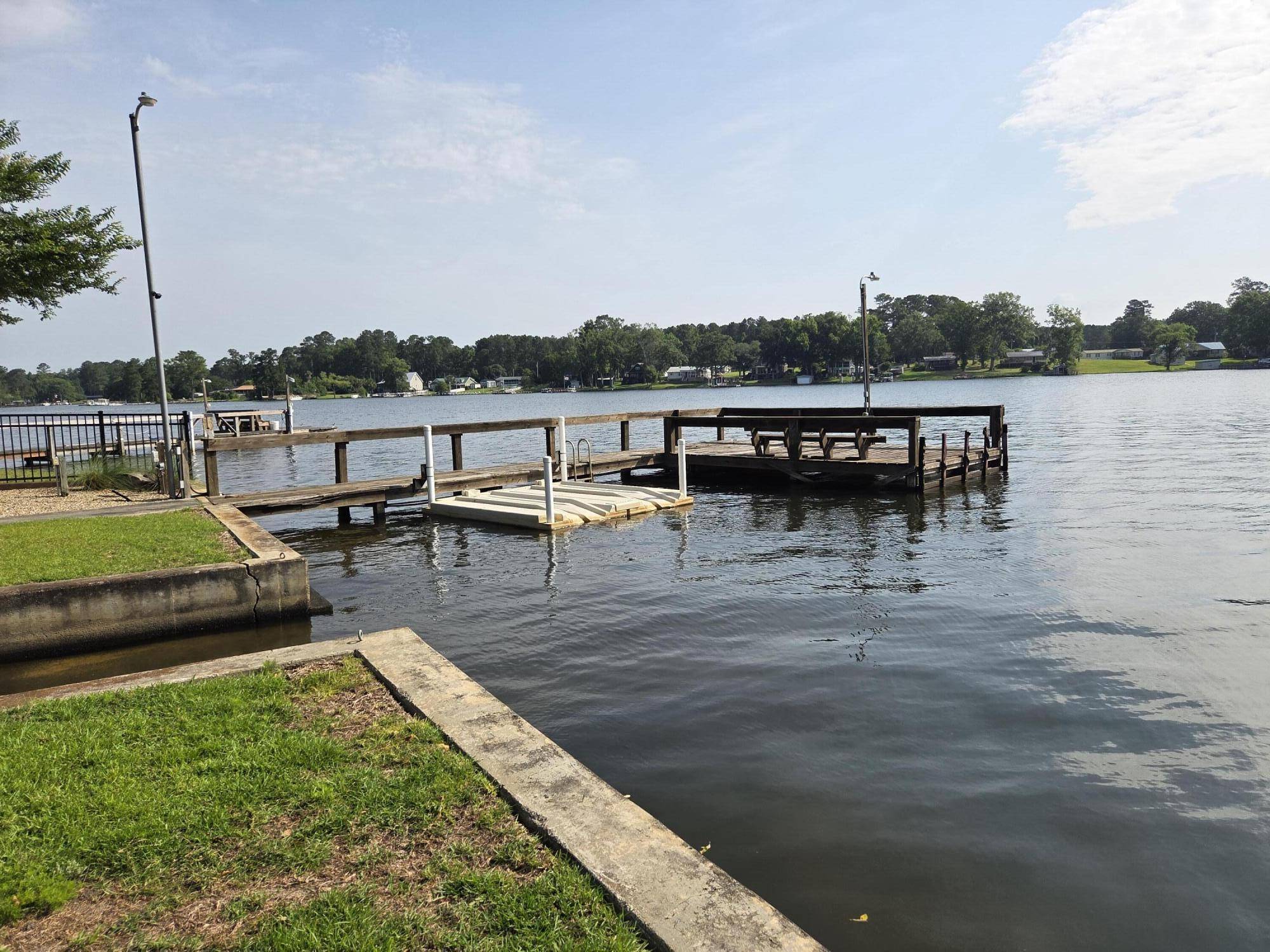 Summerton, SC 29148,1651 Waters Edge Dr