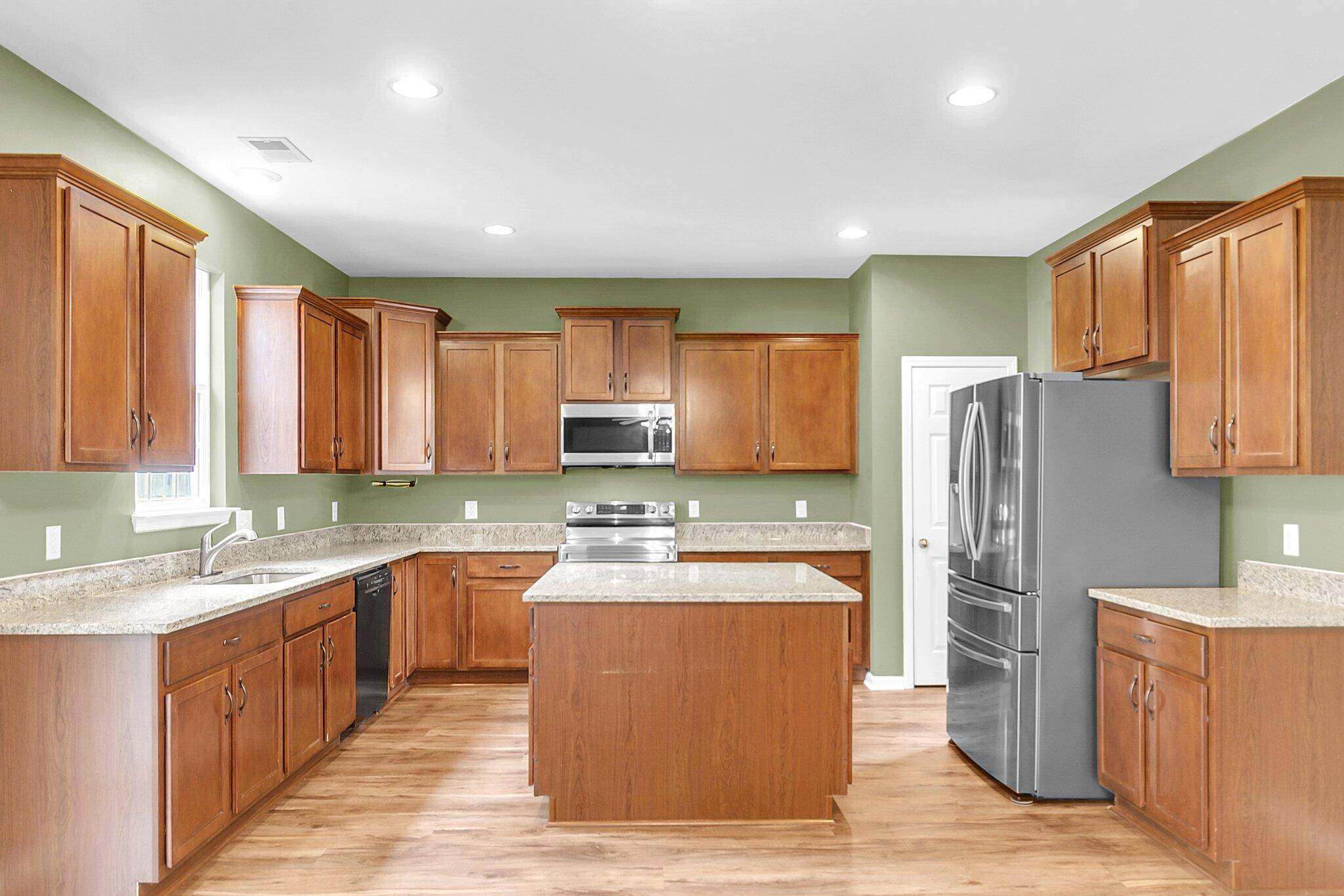 Summerville, SC 29485,127 Rawlins Dr