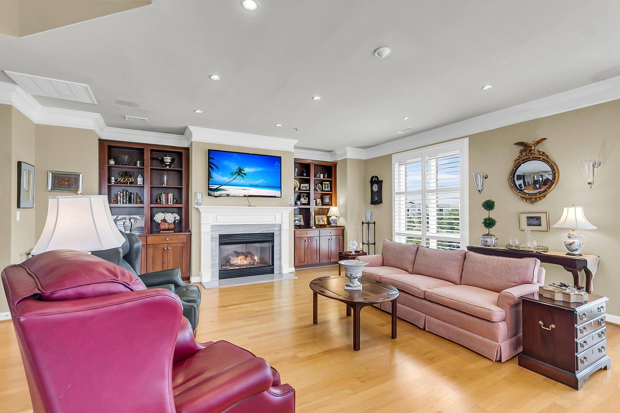 Daniel Island, SC 29492,225 Seven Farms Dr #307