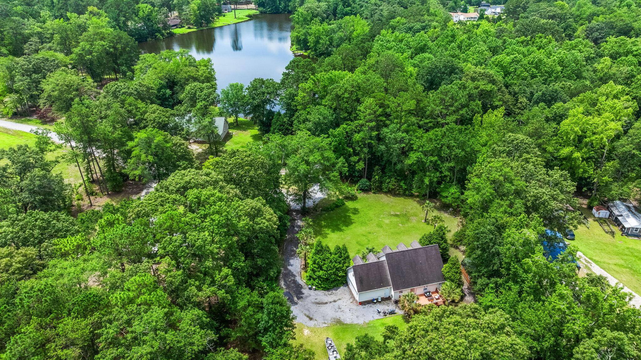 Elloree, SC 29047,28 Santee Lakes Ct