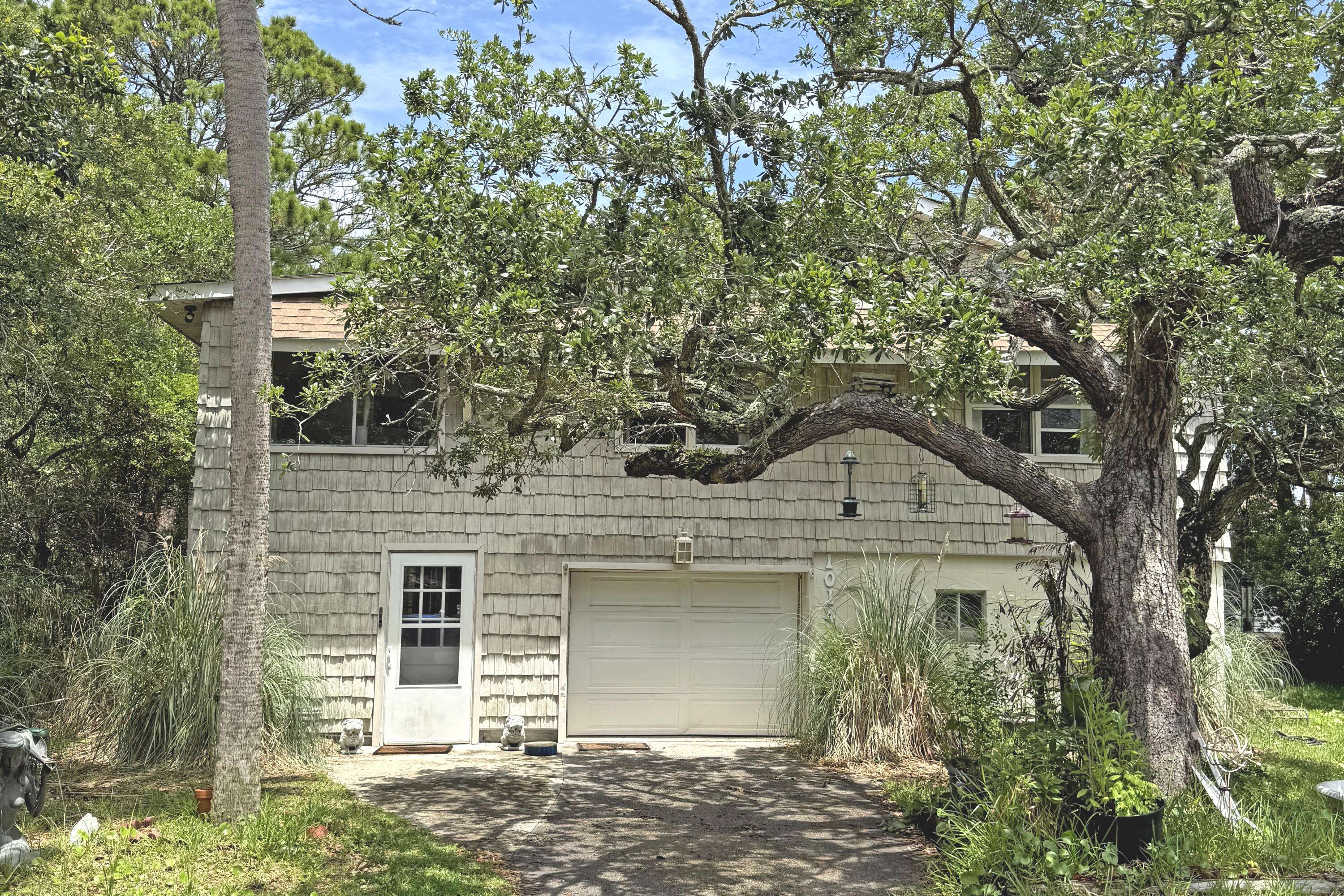 Folly Beach, SC 29439,1014 E Cooper Ave
